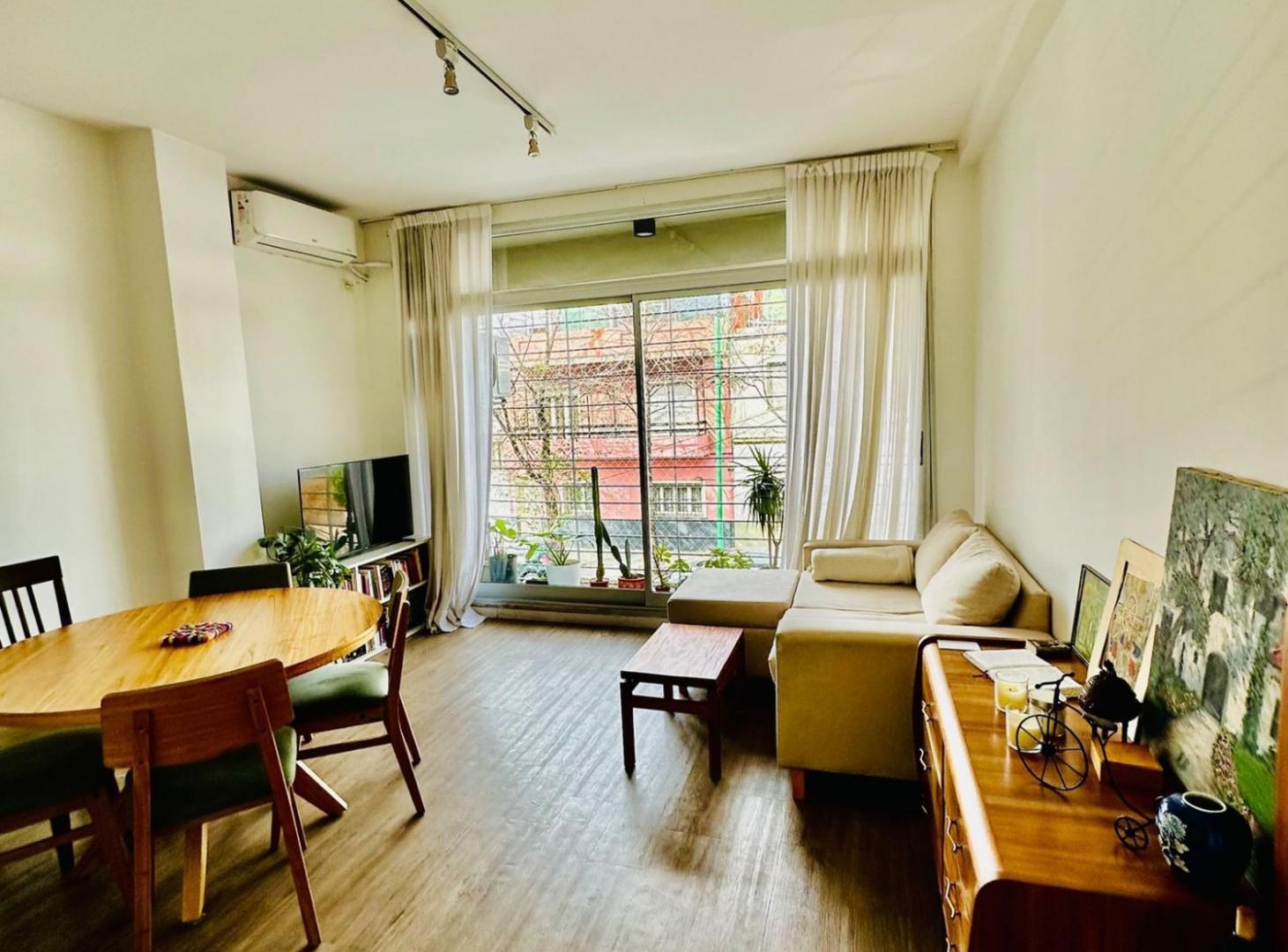 Foto de VENTA DEPARTAMENTO TRIPLEX 3 AMB TERRAZA COGHLAN, imagen 2