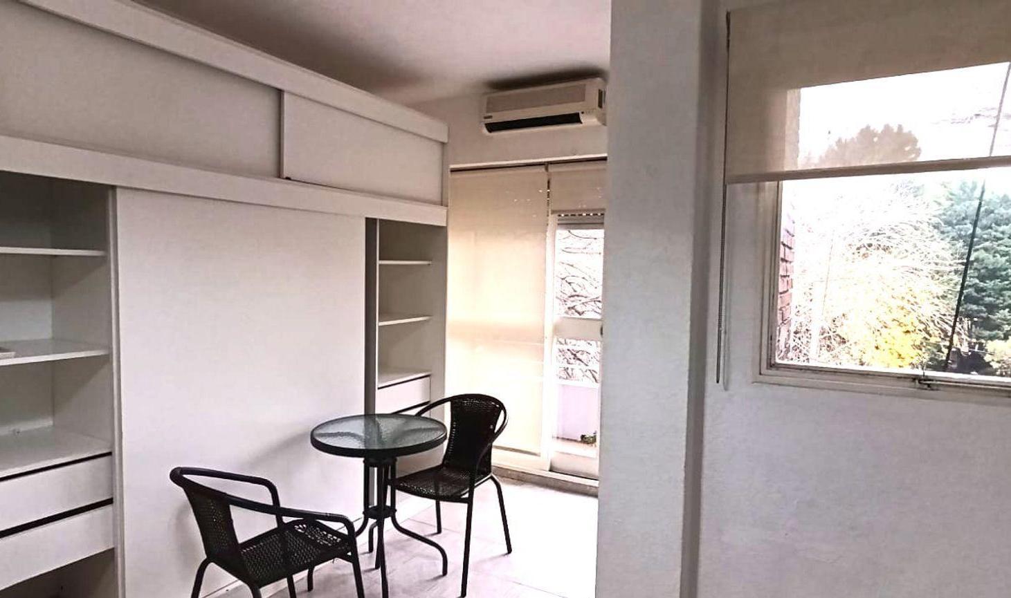 Foto de Monoambiente en alquiler Nuñez amoblado balcón, imagen 2