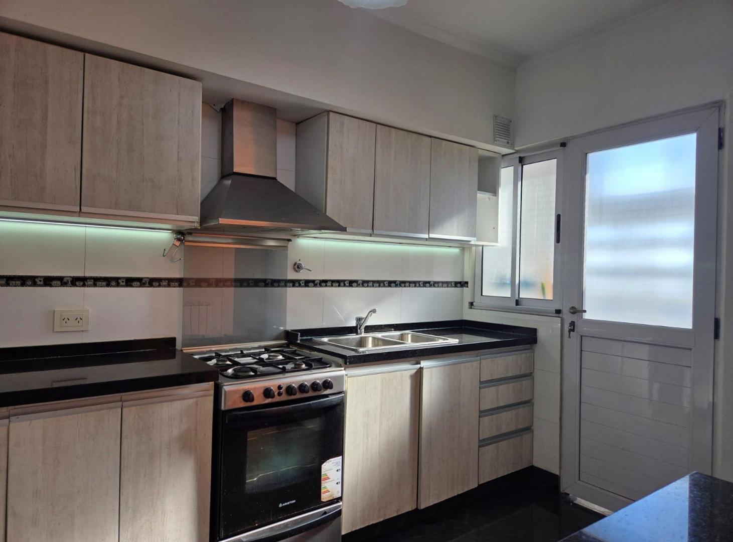Foto de Venta depto 4 amb. con balcon reciclado a nuevo!, imagen 3