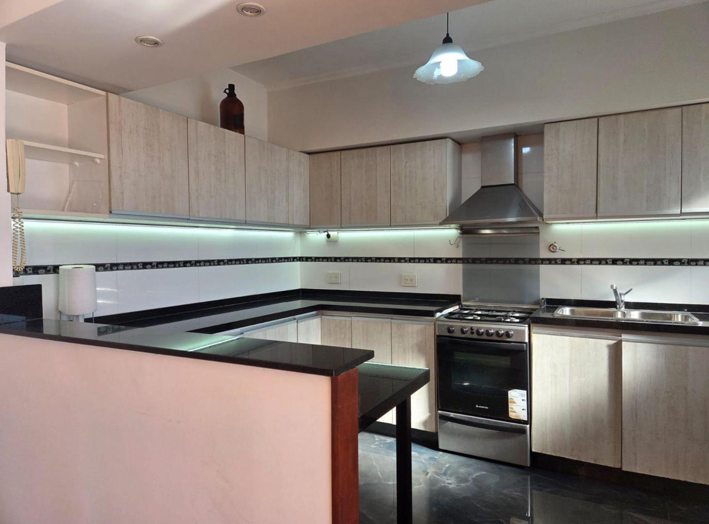 Foto de Venta depto 4 amb. con balcon reciclado a nuevo!, imagen 1