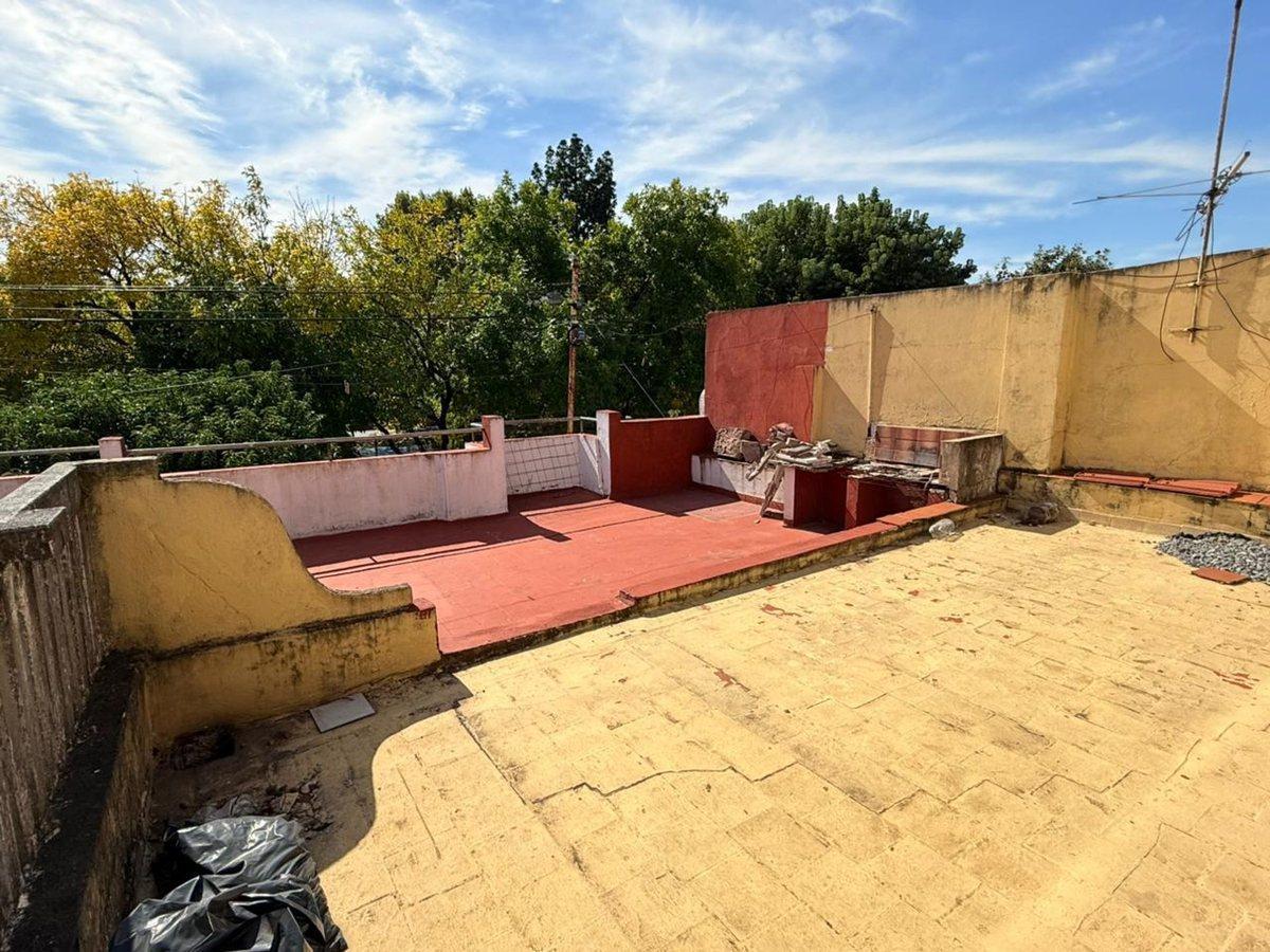 Foto de Casa 6 ambientes a reciclar, Villa Luro, imagen 1