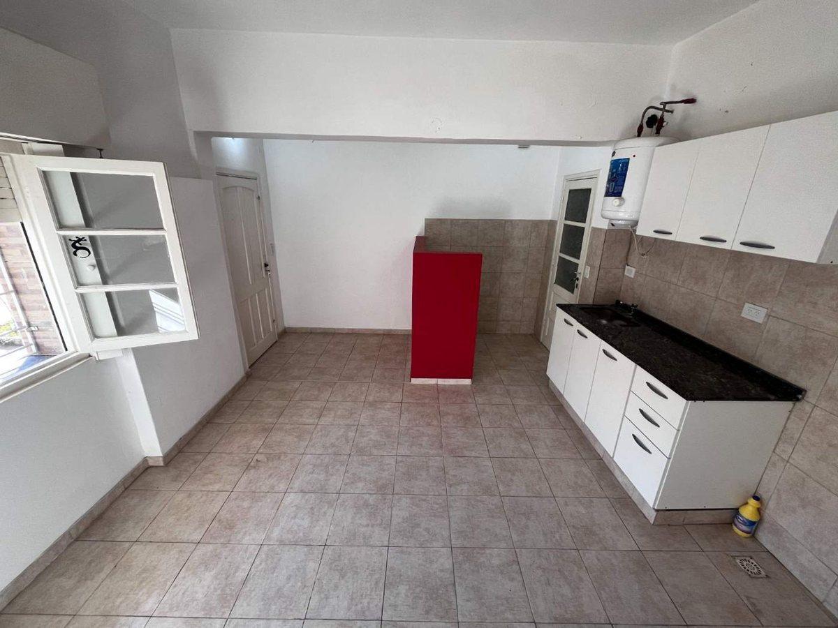 Foto de Venta PH 2 amb al frente PB Apto Crédito Caseros, imagen 1