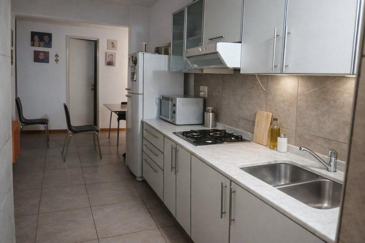Foto de VENTA DEPTO 3 AMB CON DEPENDECIA Y BALCON AL FRENT, imagen 2