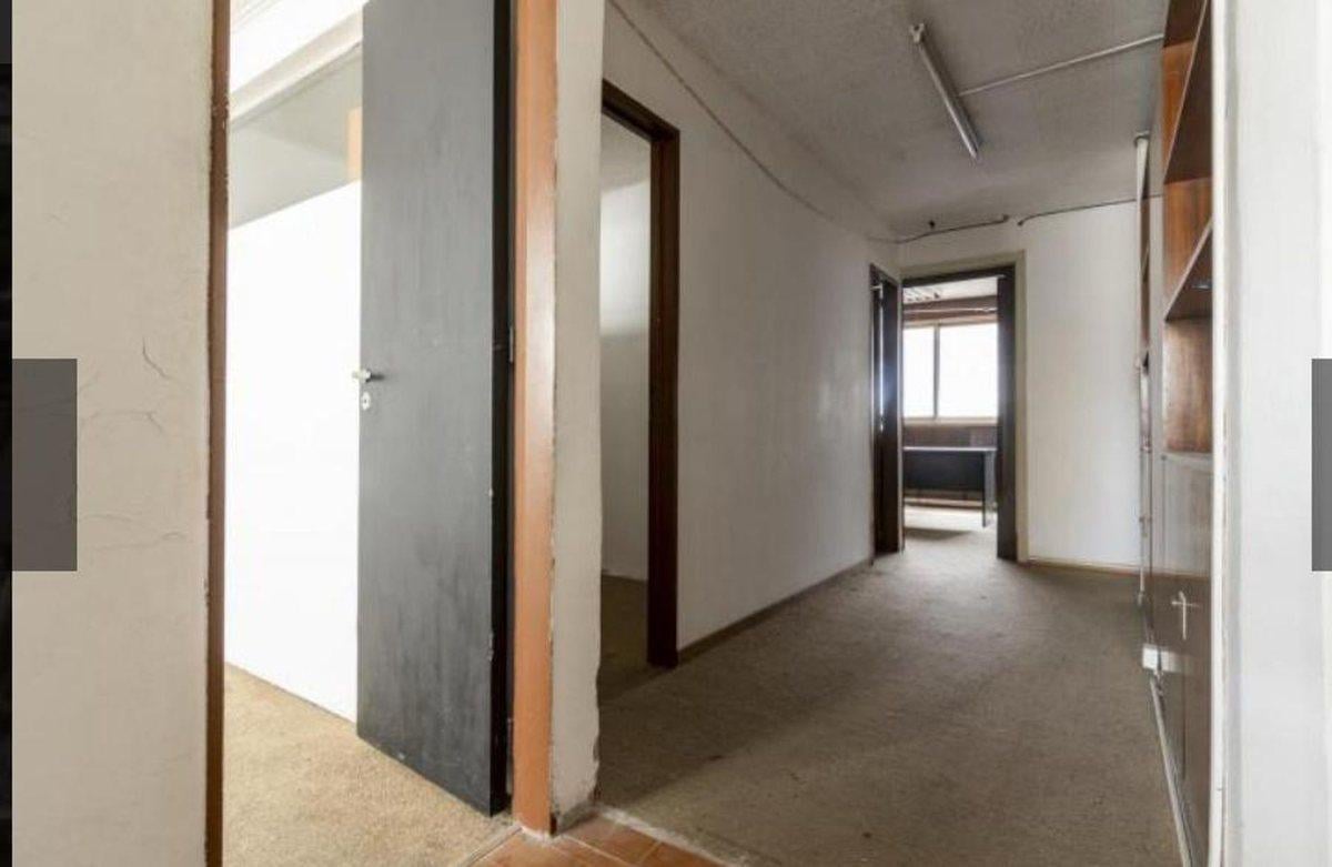 Foto de VENTA OFICINA MONSERRAT A RECICLAR PISO ALTO, imagen 1
