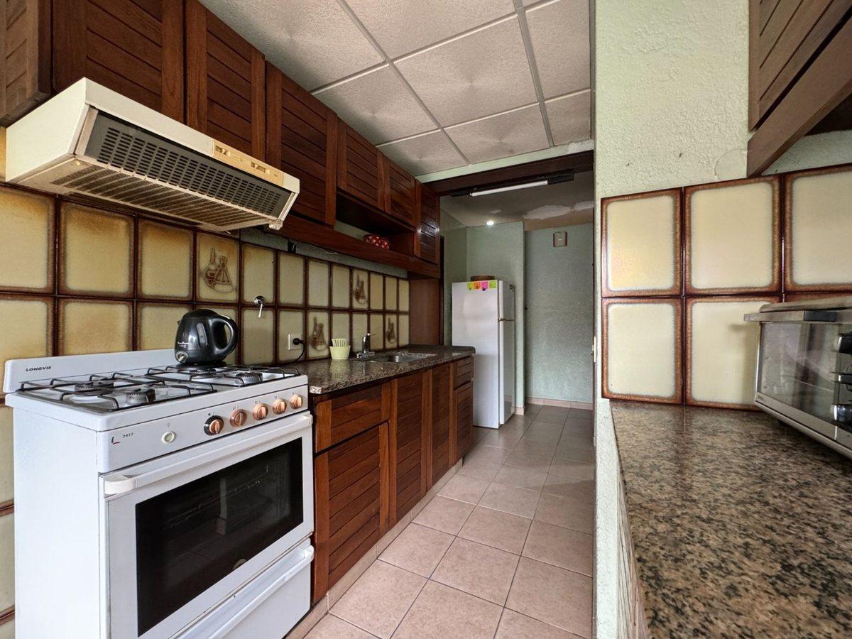 Foto de Casa 4 amb en venta en Castelar c/jardin-pileta, imagen 5