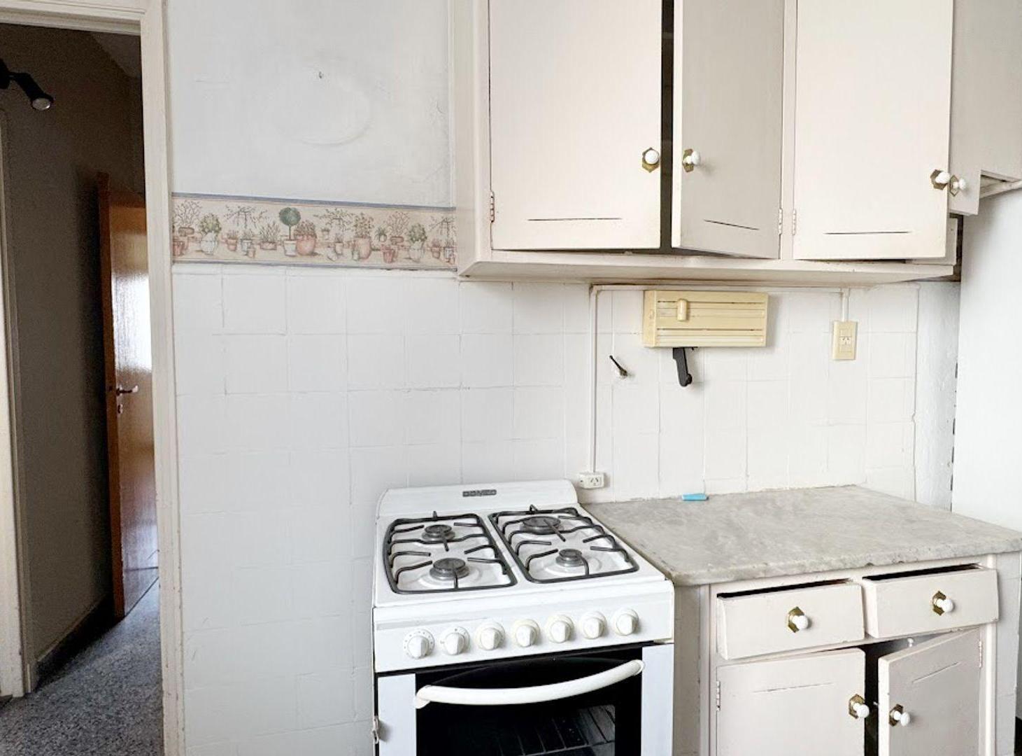 Foto de VENTA DPTO 3 AMB CON DEPENDENCIA BALCÓN EN FLORES, imagen 4