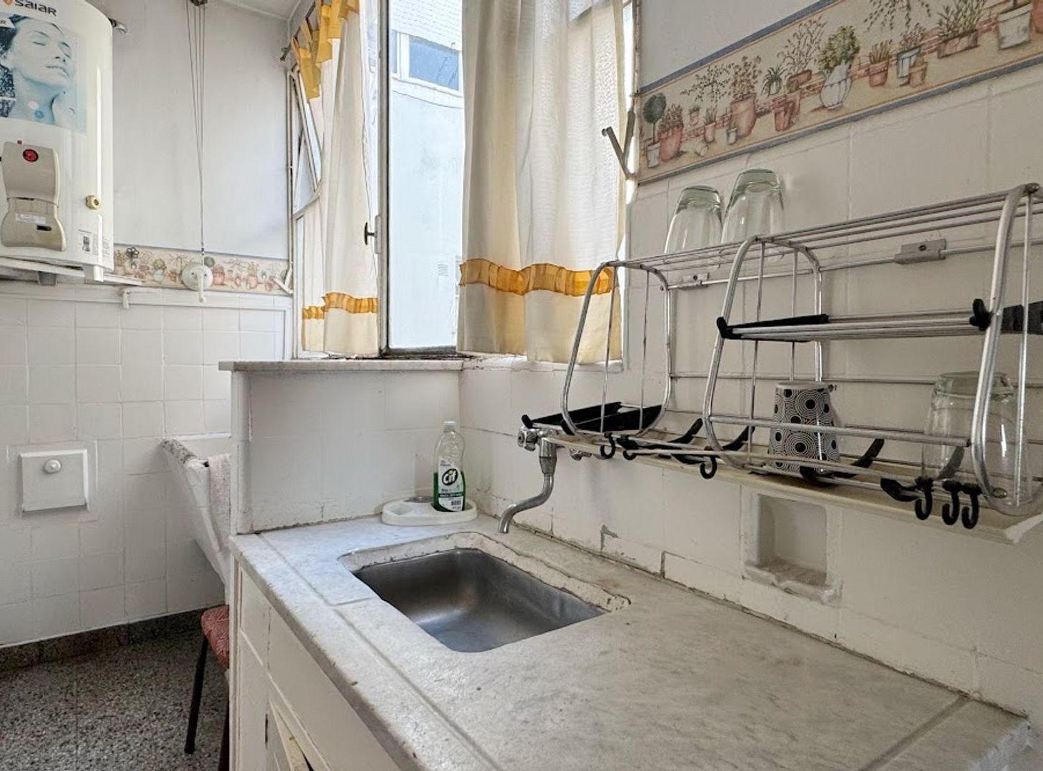 Foto de VENTA DPTO 3 AMB CON DEPENDENCIA BALCÓN EN FLORES, imagen 3