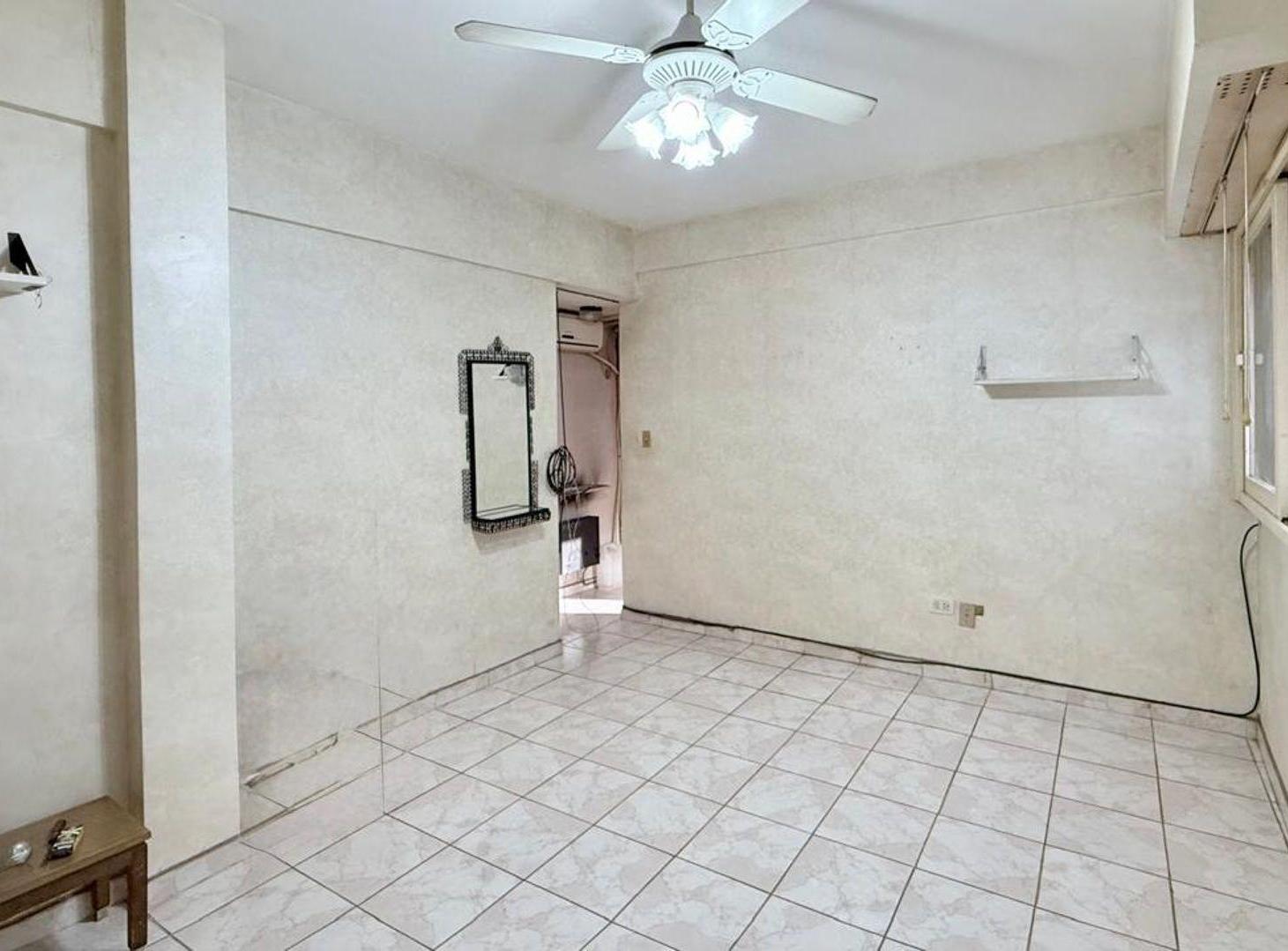 Foto de VENTA DEPTO 2 AMB CON COCHERA CUBIERTA, imagen 2