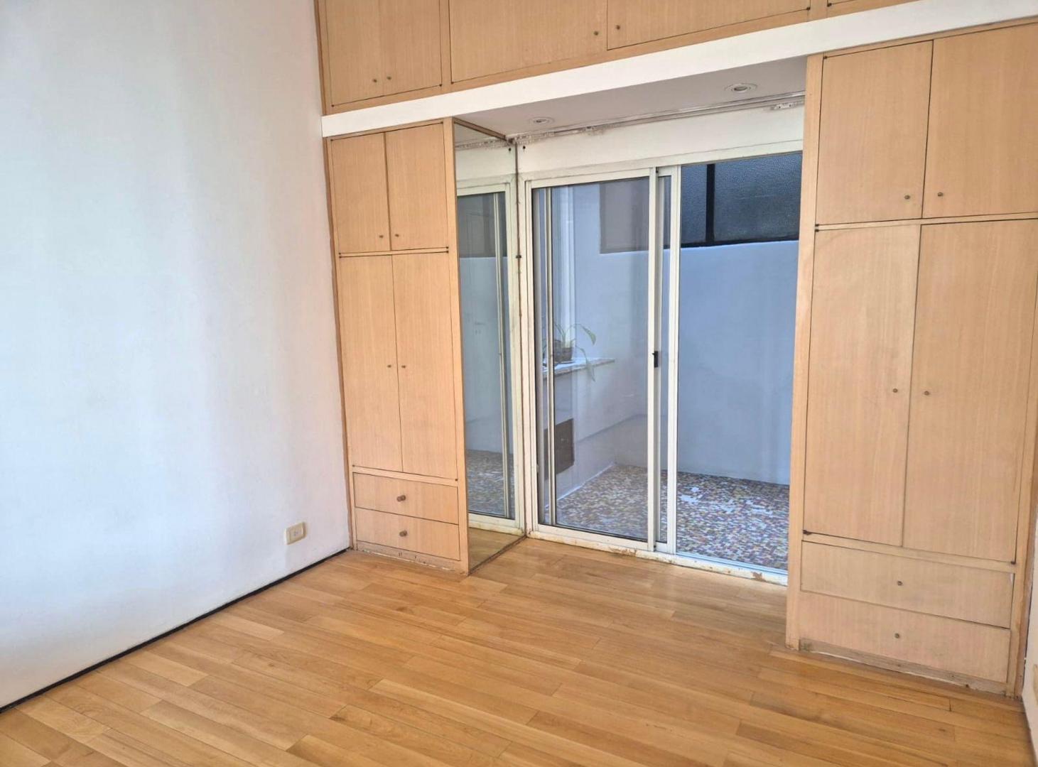 Foto de Venta Departamento Belgrano 2 ambientes Patio, imagen 1