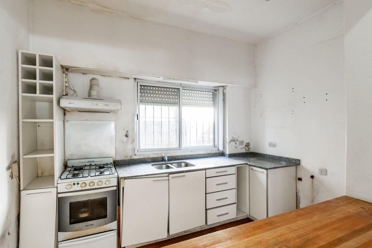 Foto de Venta casa de 5 amb 2 cocheras, terraza, parrilla, imagen 4