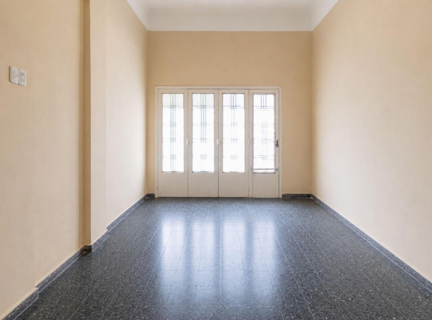 Foto de VENTA CASA 3 DORMITORIOS PATIO Y PARRILLA EN GERLI, imagen 2