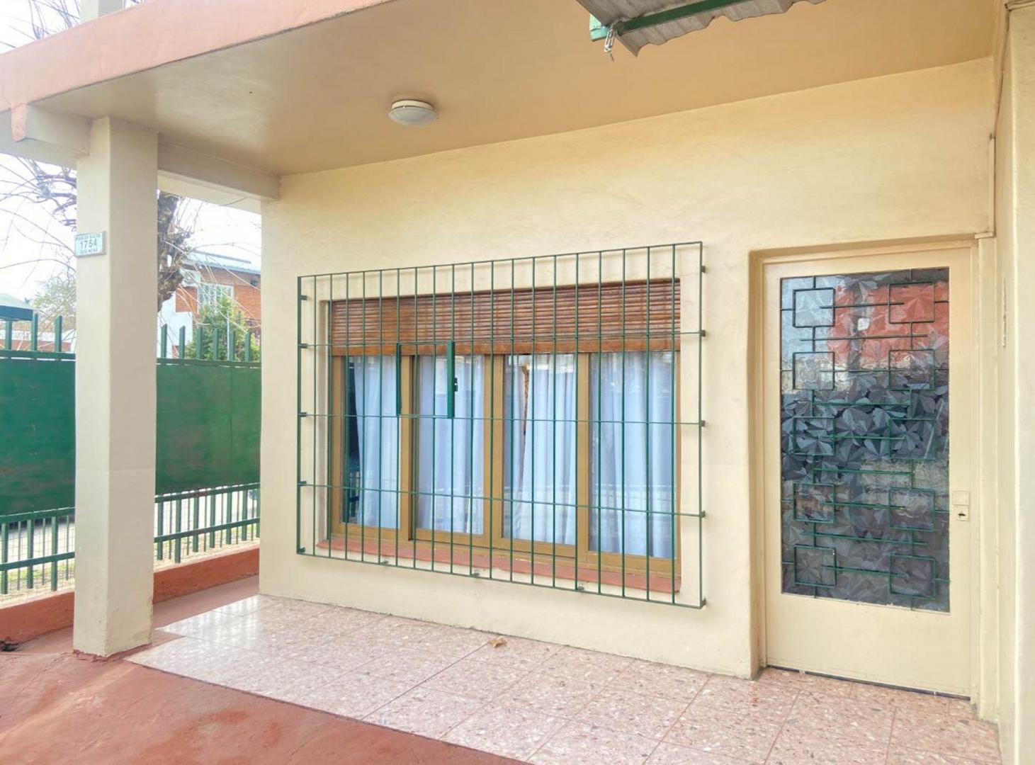 Foto de CASA 4 AMBIENTES EN VENTA MERLO PARQUE Y QUINCHO, imagen 1