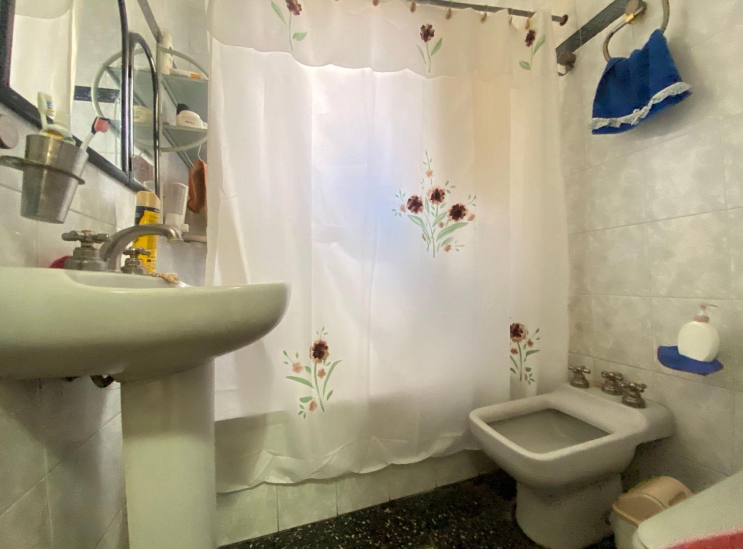 Foto de CASA 4 AMBIENTES EN VENTA MERLO PARQUE Y QUINCHO, imagen 5