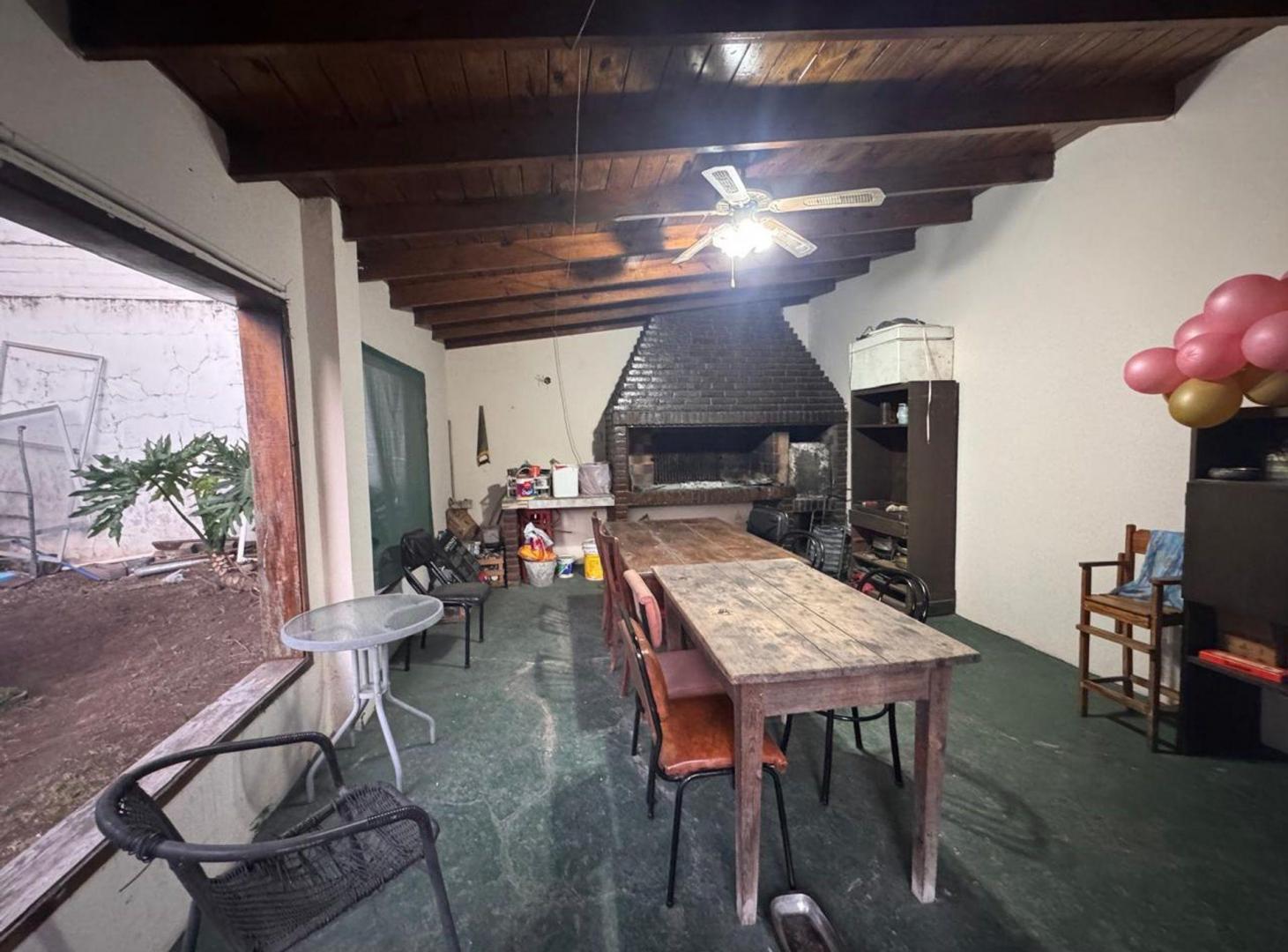 Foto de VENTA CASA CON PATIO Y COCHERA, imagen 4