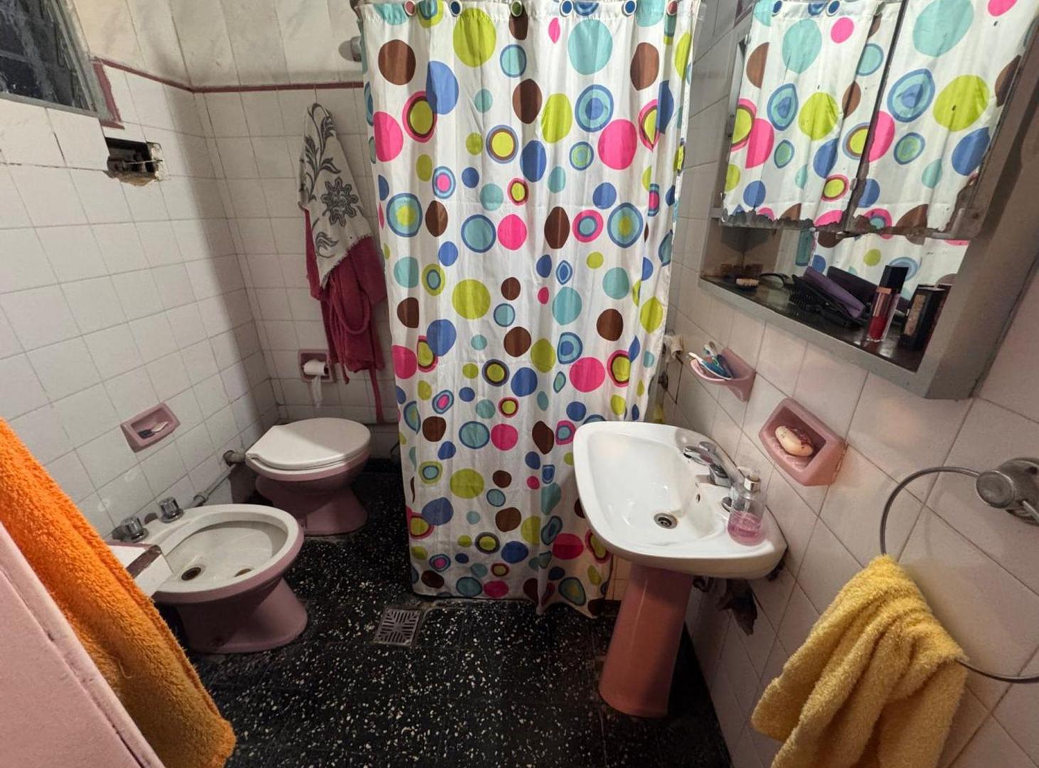Foto de VENTA CASA CON PATIO Y COCHERA, imagen 3
