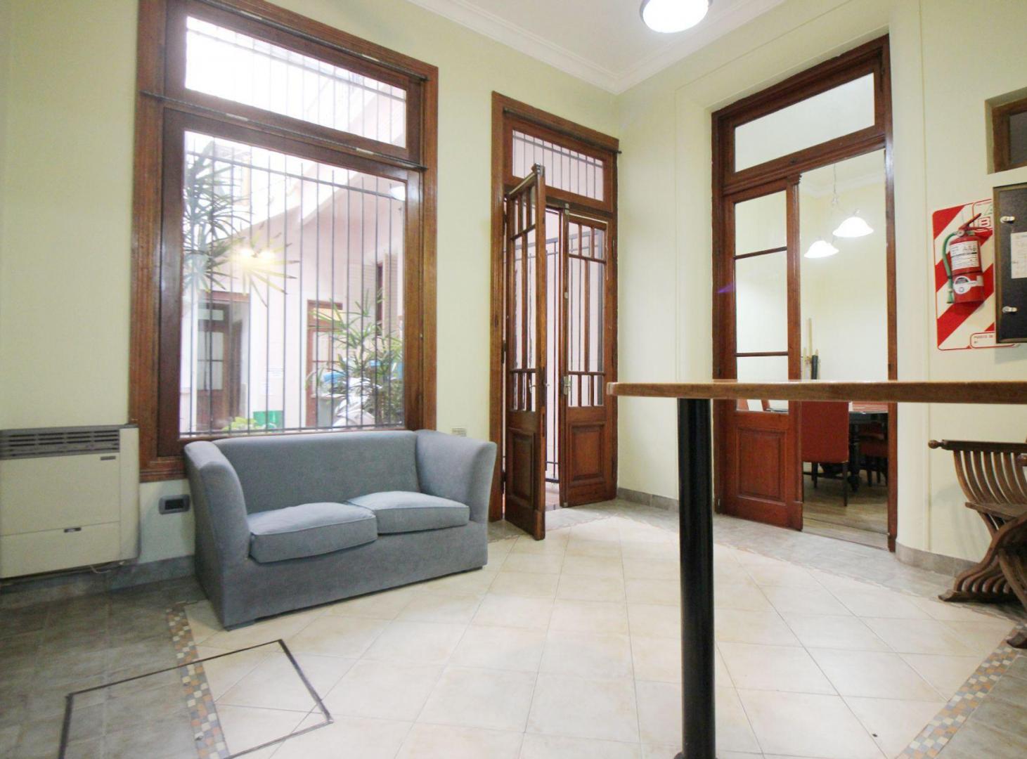 Foto de Venta CASA 6 AMBIENTES con Gran terraza Paternal, imagen 1