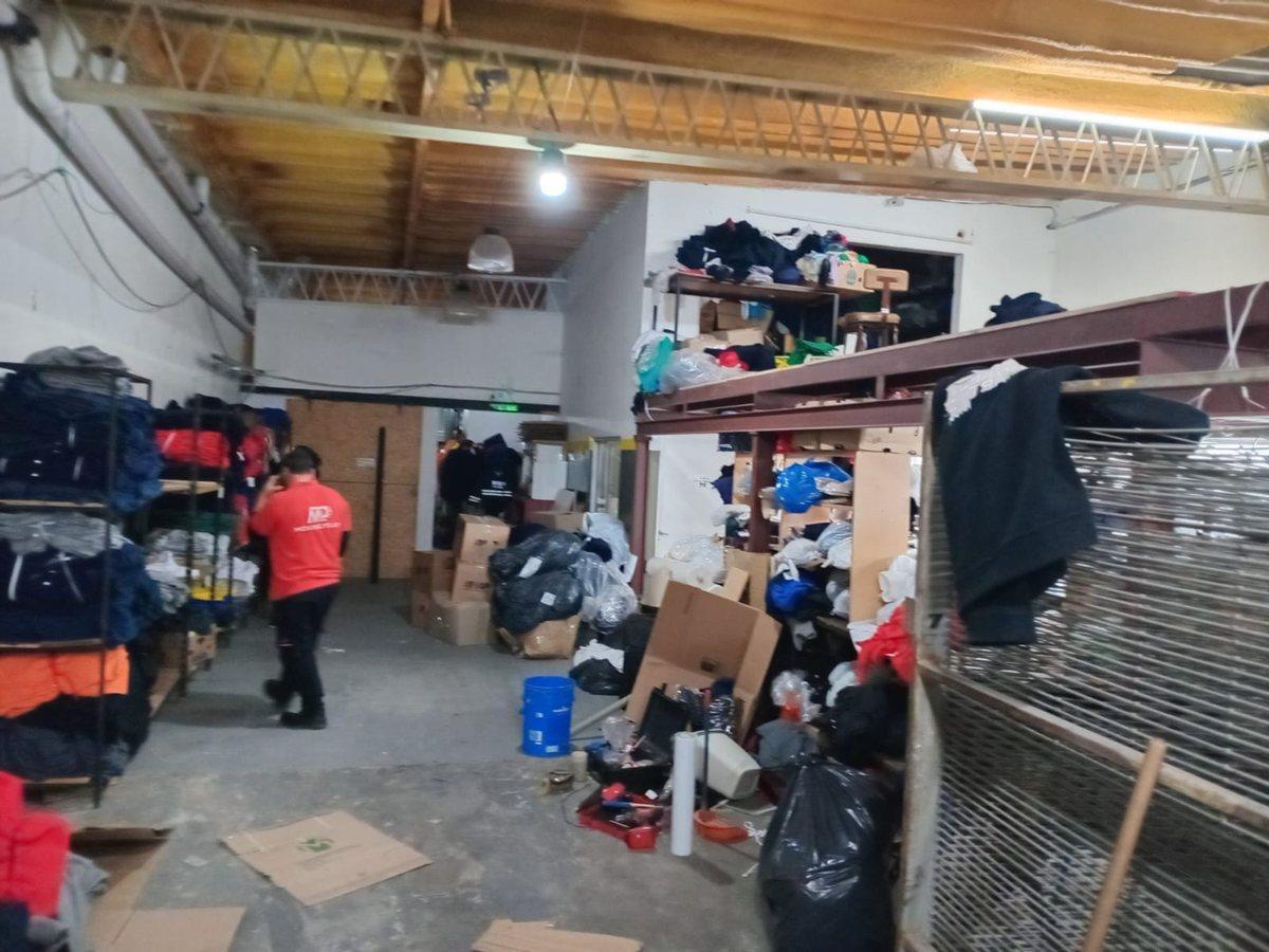 Foto de DEPOSITO-GALPÓN EN VENTA CON OFICINAS APTO CREDITO, imagen 2