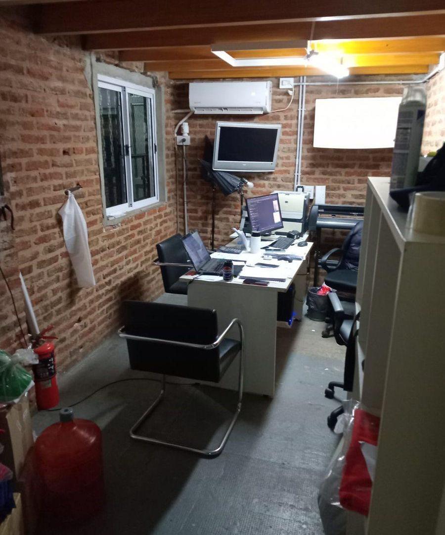 Foto de DEPOSITO-GALPÓN EN VENTA CON OFICINAS APTO CREDITO, imagen 1