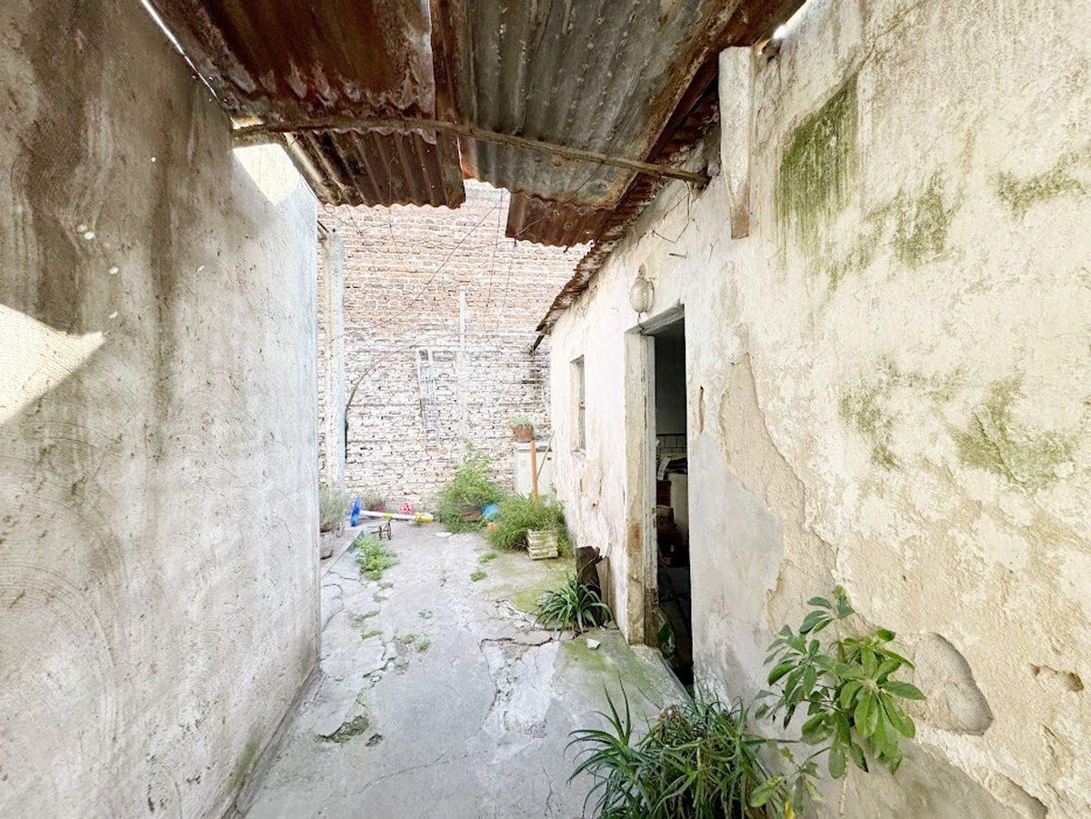 Foto de VENTA CASA MULTIFAMILIAR A REFACCIONAR LA TABLADA, imagen 4