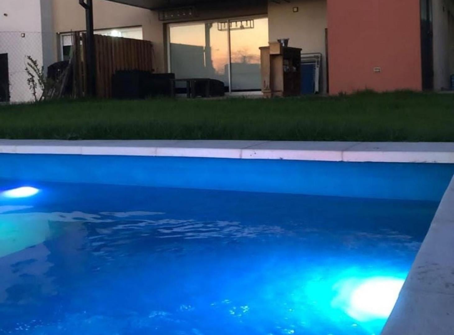 Foto de Venta casa Pilar La cañada Los arces 4 amb. pileta, imagen 2