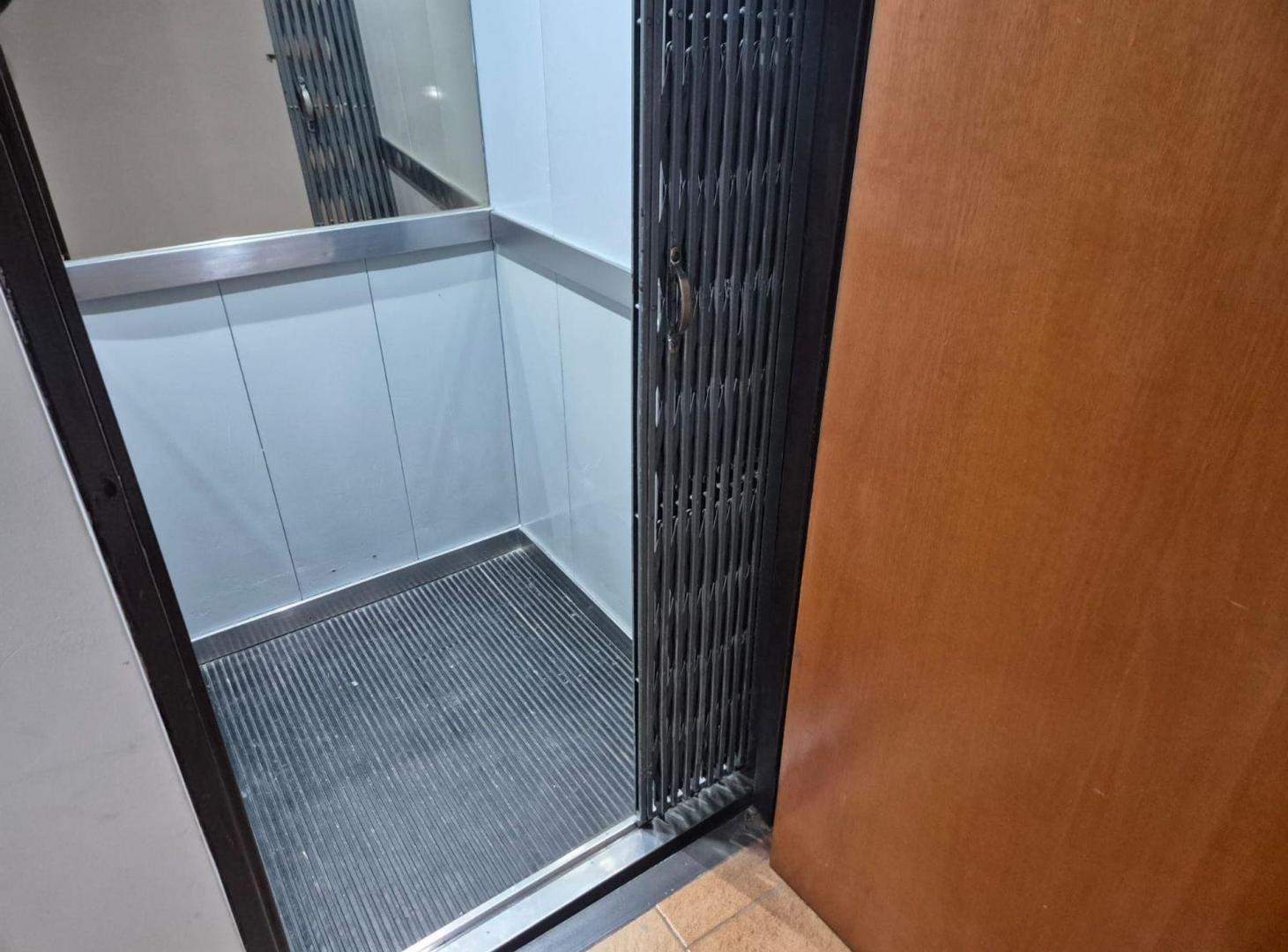 Foto de VENTA DEPARTAMENTO CON BALCON LUMINOSO APTO CRED., imagen 3