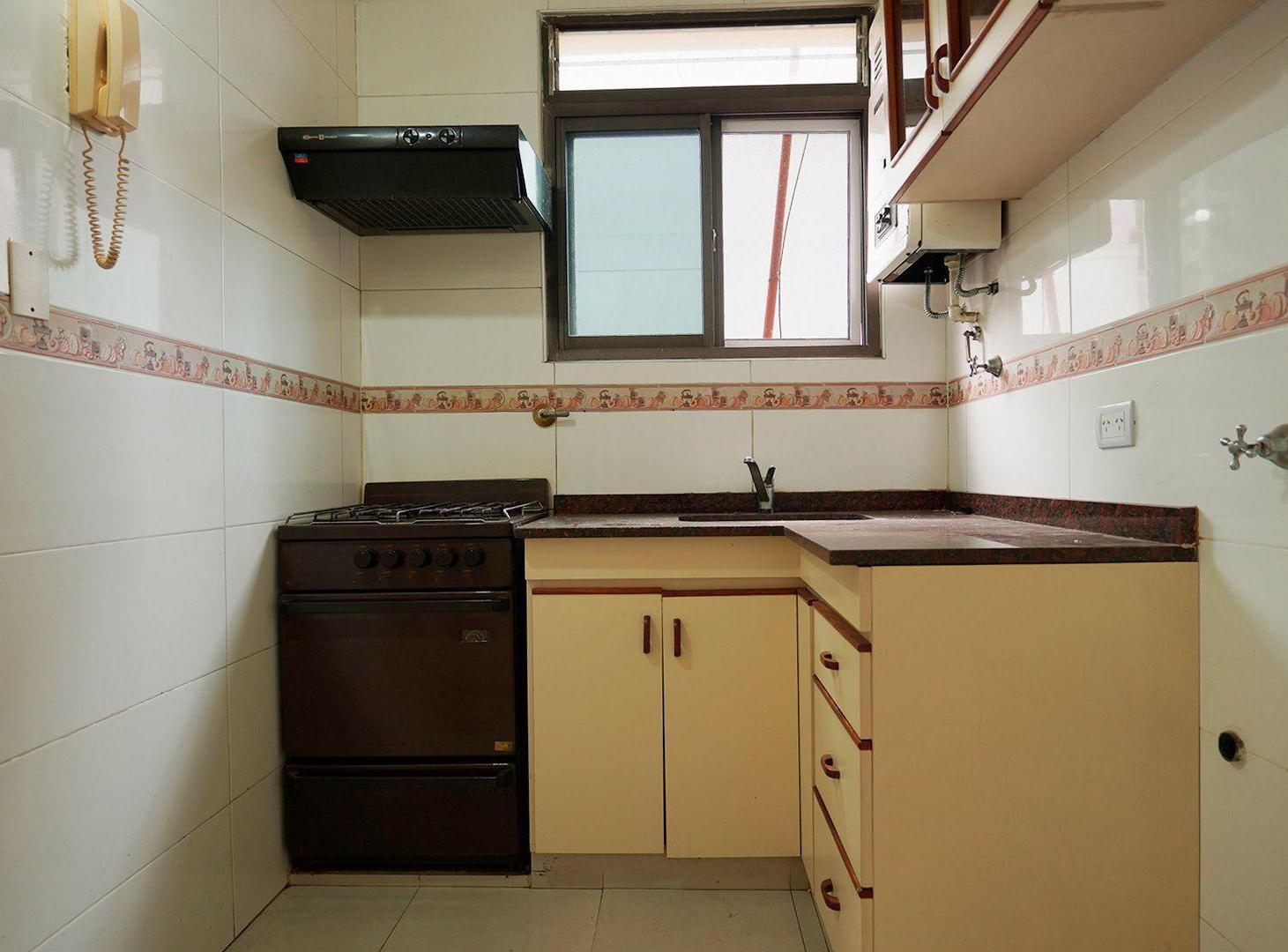 Foto de DEPARTAMENTO 2 AMBIENTES A LA VENTA, FLORES, imagen 2