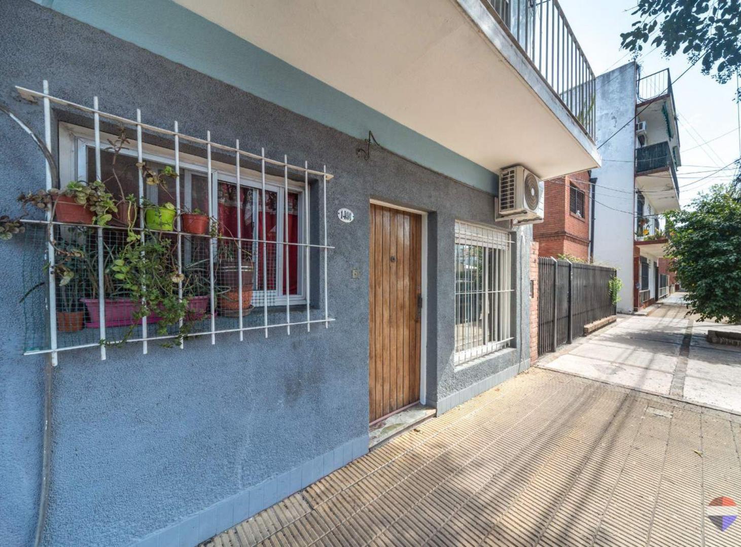 Foto de DEPARTAMENTO PB 2 AMB C/PATIO RECICLADO A NUEVO, imagen 1