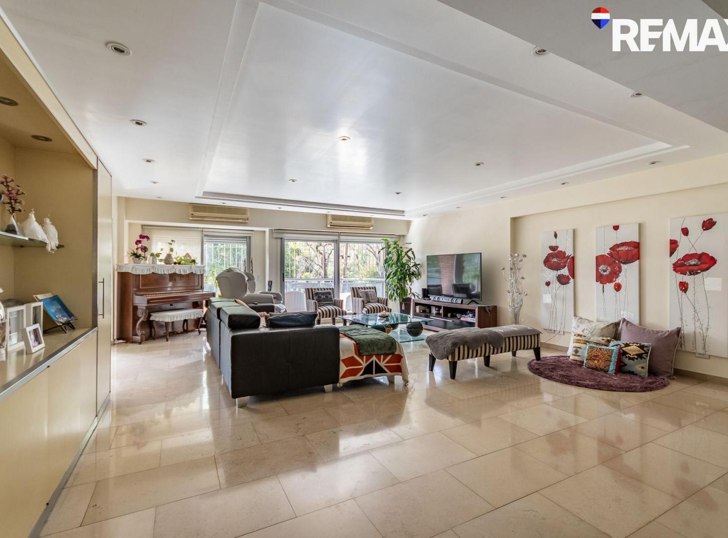 Foto de VENTA DEPARTAMENTO 5 AMBIENTES CABALLITO 2 COCHERA, imagen 4
