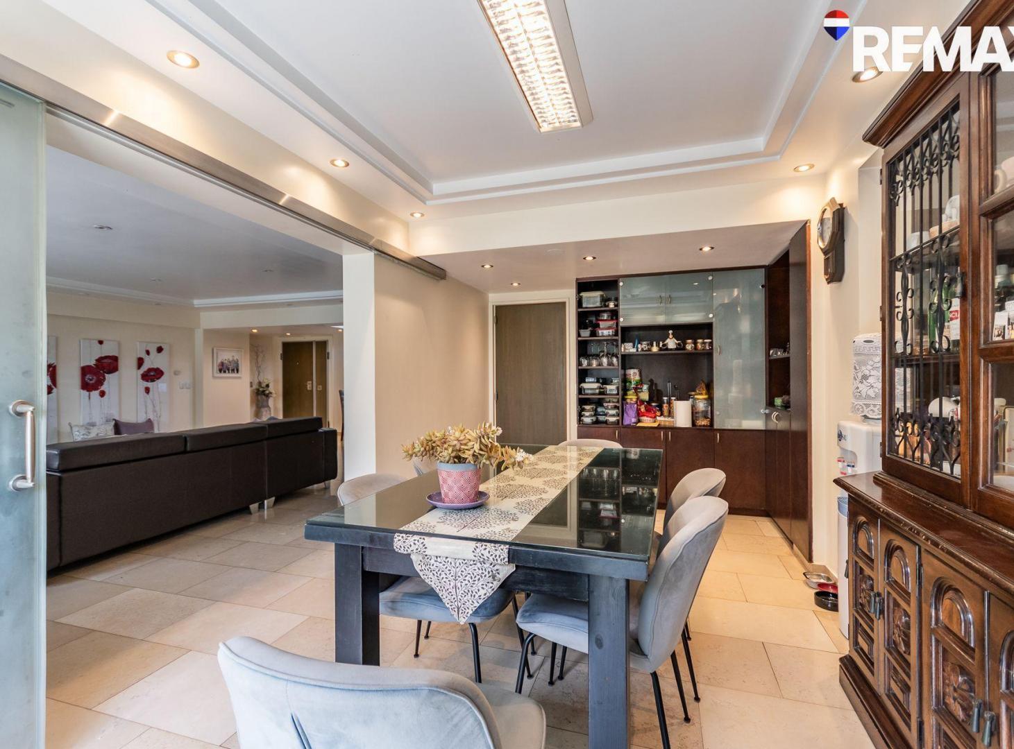 Foto de VENTA DEPARTAMENTO 5 AMBIENTES CABALLITO 2 COCHERA, imagen 5