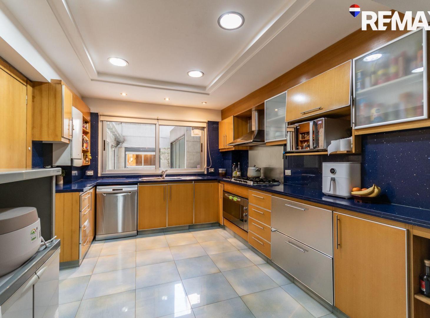 Foto de VENTA DEPARTAMENTO 5 AMBIENTES CABALLITO 2 COCHERA, imagen 2