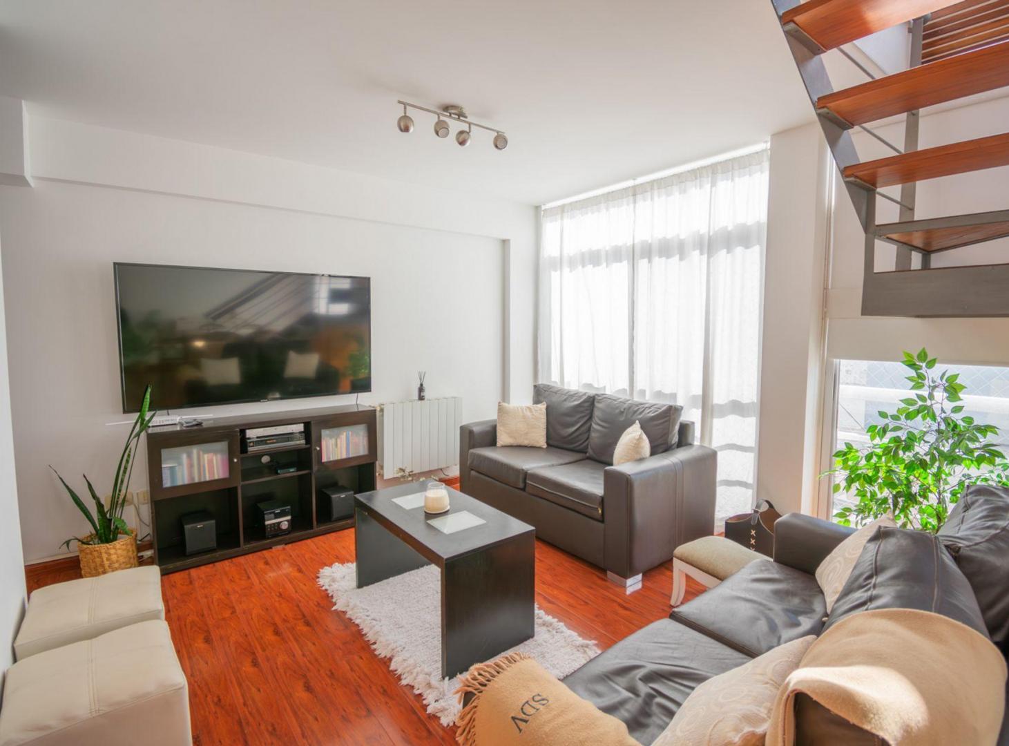Foto de Venta Triplex 5 Amb/Terraza y Parrilla privada, imagen 2