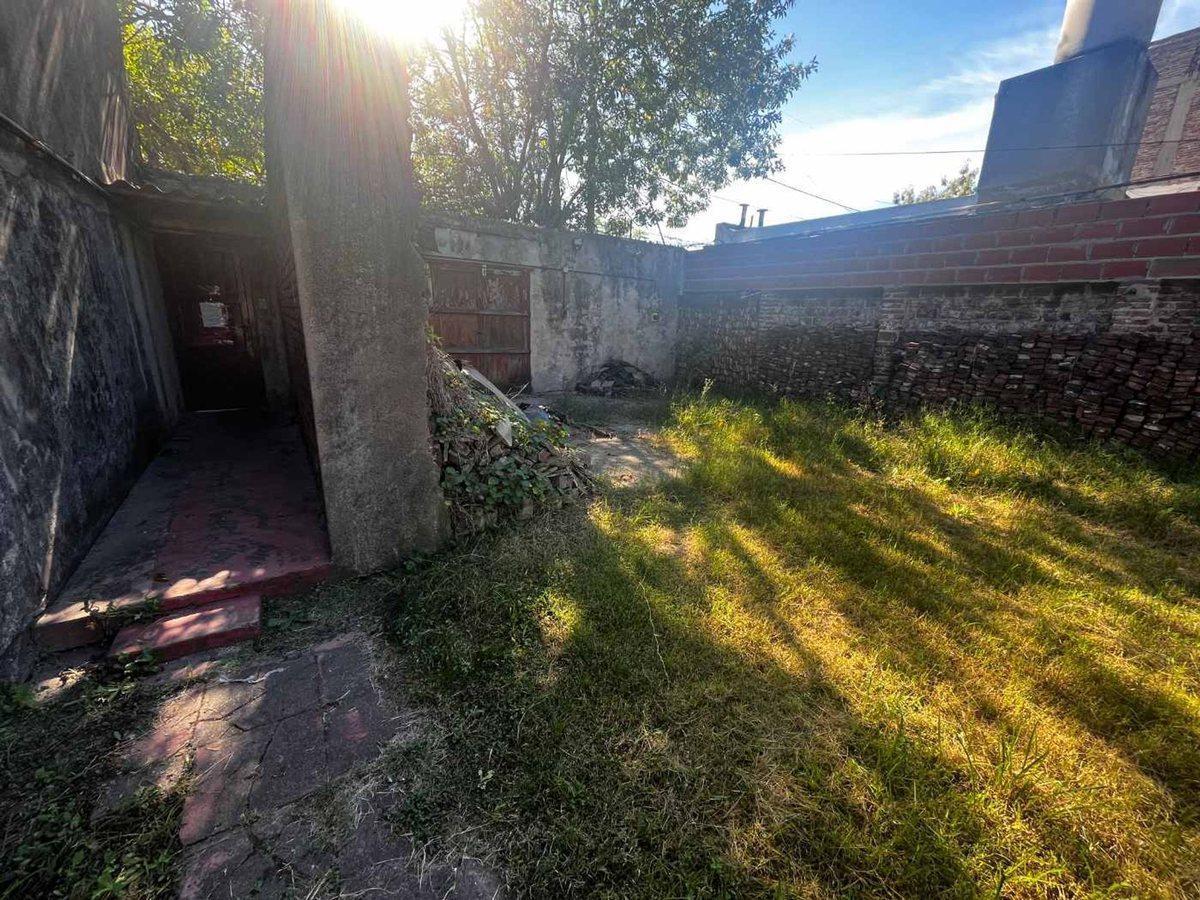Foto de Venta casa lote propio de 520m2 a reciclar Sarandí, imagen 4