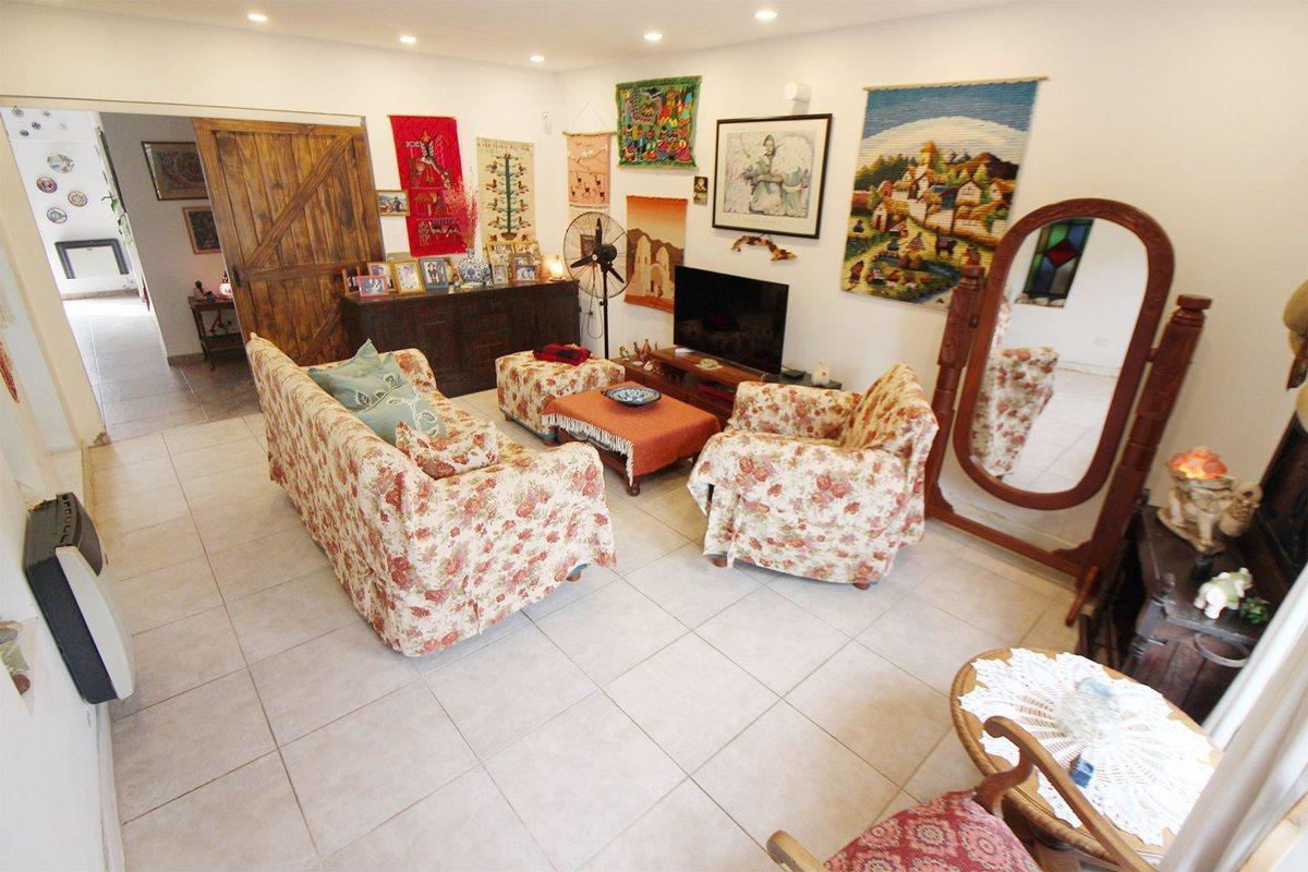 Foto de CASA 4 AMBIENTES EN VILLA SARMIENTO CON PILETA, imagen 4