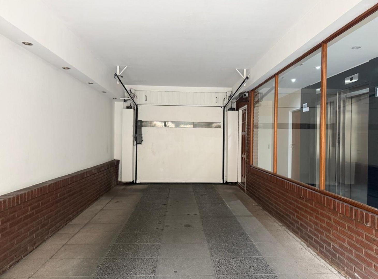 Foto de COCHERA DOBLE EN VENTA NUÑEZ A 30MTS AV.CABILDO, imagen 4