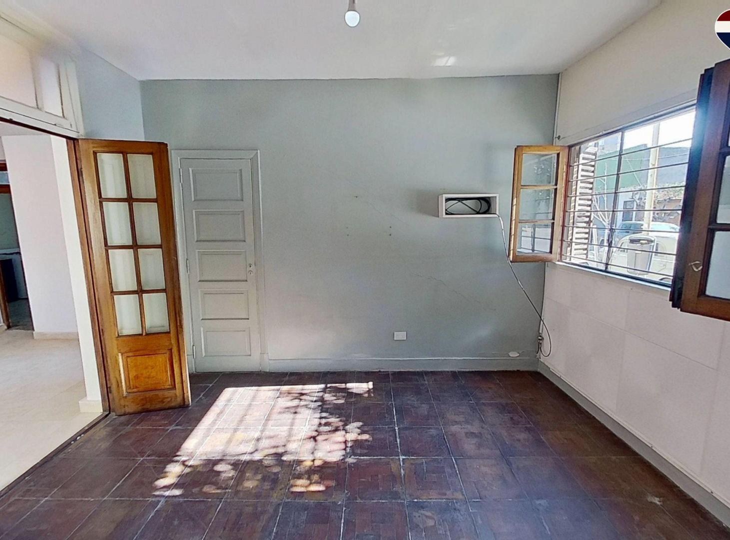 Foto de Casa en Lote Propio con Terraza Parque Avellaneda, imagen 2