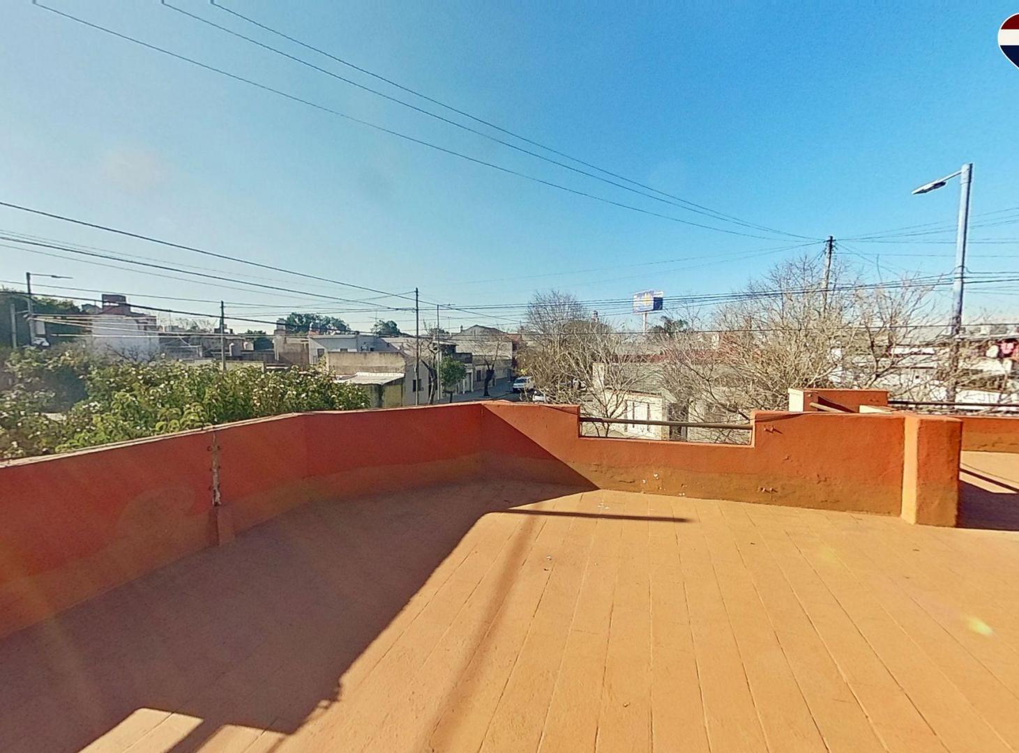 Foto de Casa en Lote Propio con Terraza Parque Avellaneda, imagen 3