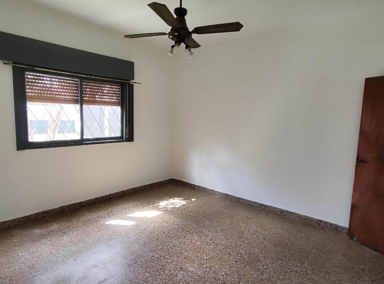 Foto de Venta casa 5 amb. jardín y cochera Ituzaingó, imagen 3