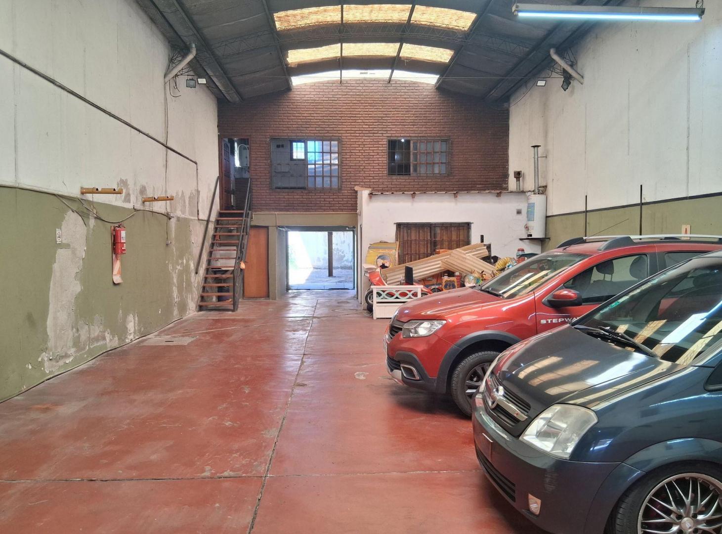 Foto de VENTA DEPTOS. LOCAL Y COCHERAS EN BLOCK AVELLANEDA, imagen 1