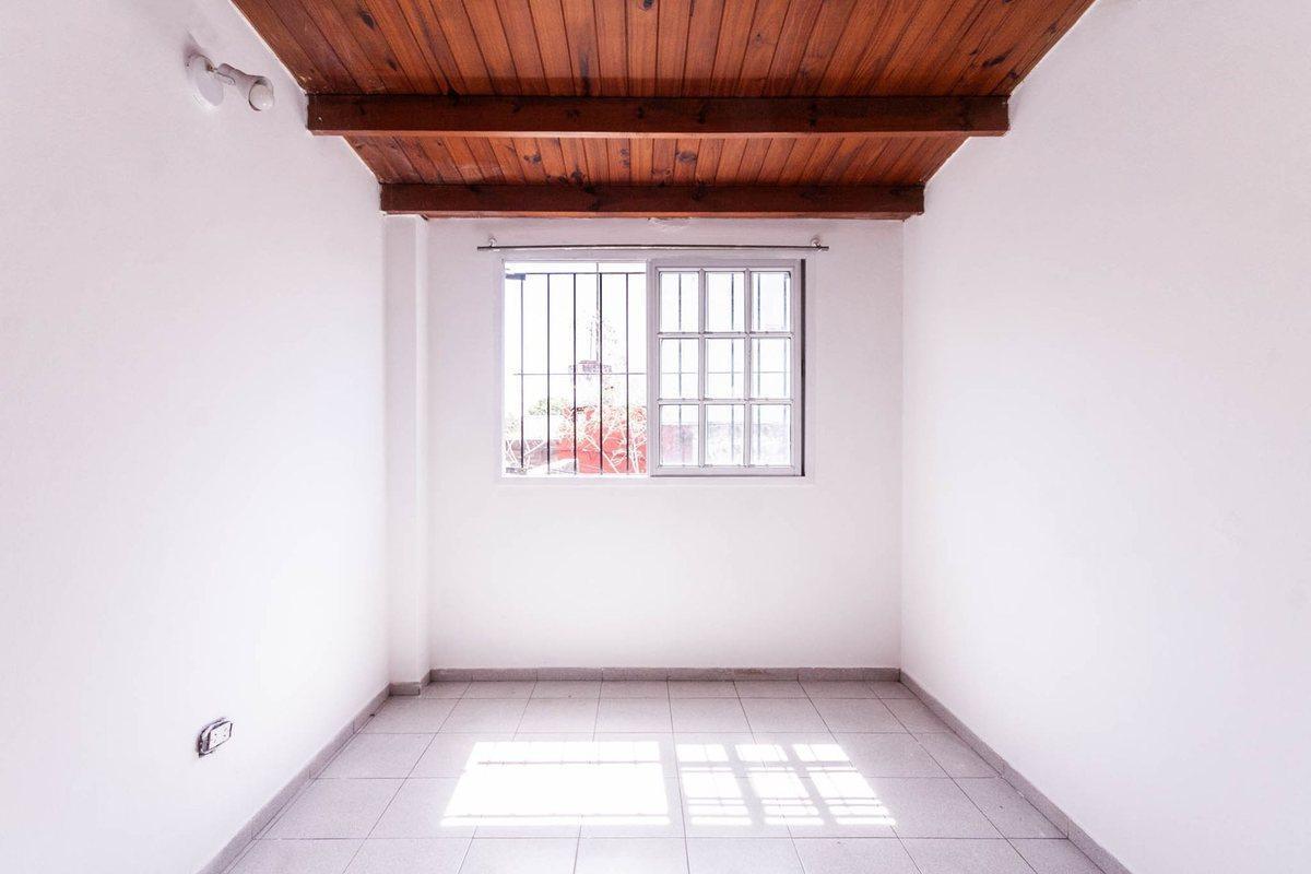 Foto de VENTA PH 3 AMB ESTACION LANUS ESTE, imagen 2