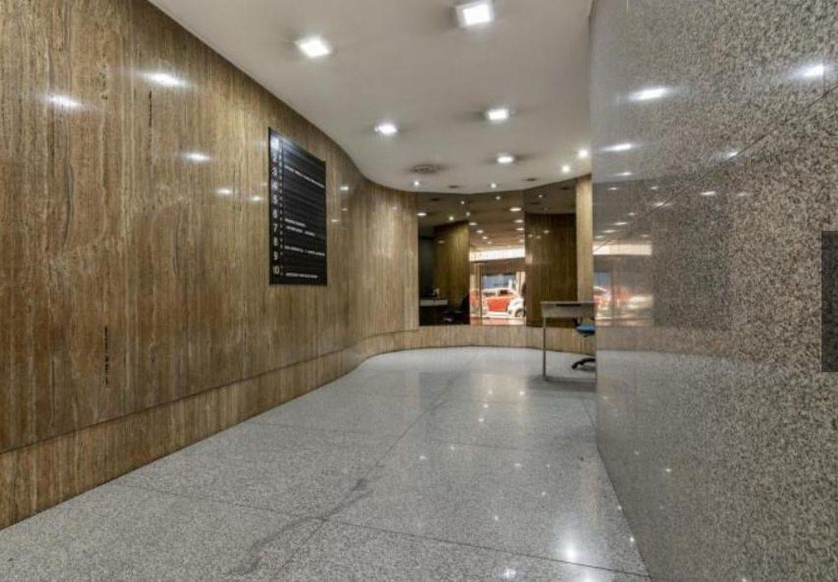 Foto de VENTA OFICINA MONSERRAT A RECICLAR PISO ALTO, imagen 4