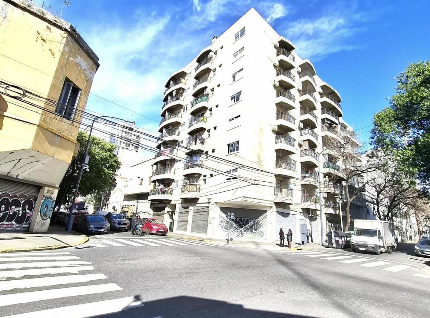 Foto de VENTA DEPTO 2 AMBIEBTES C/BALCON EN BALVANERA CABA, imagen 1