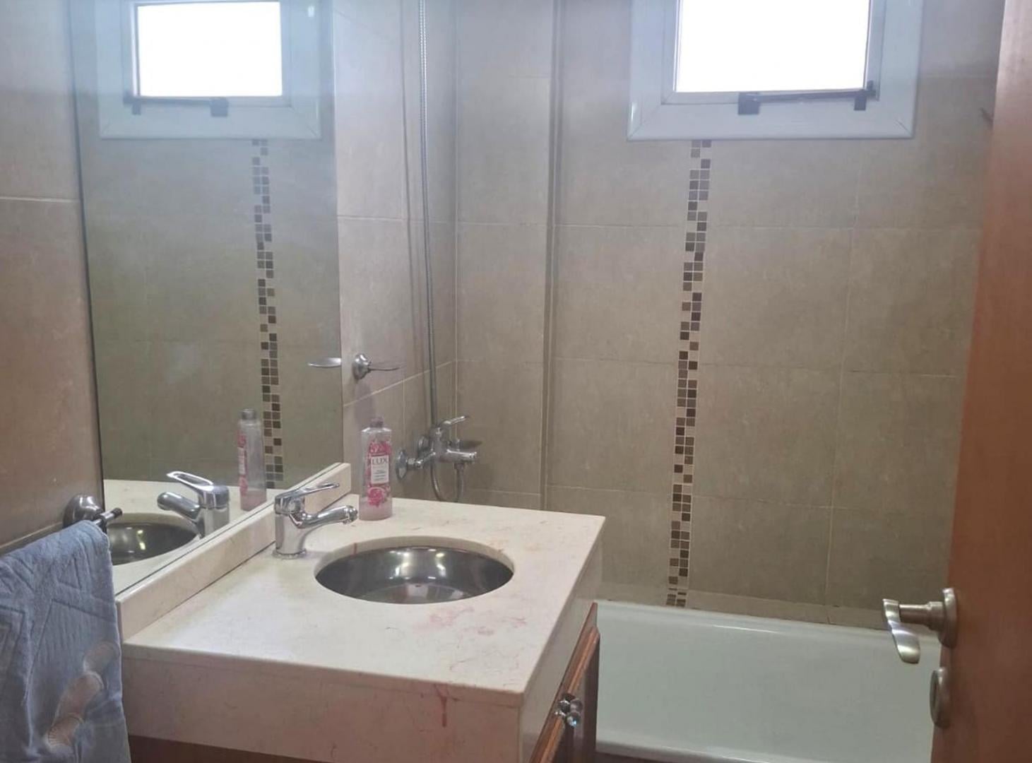 Foto de VENTA DEPTO 2 AMBIEBTES C/BALCON EN BALVANERA CABA, imagen 3