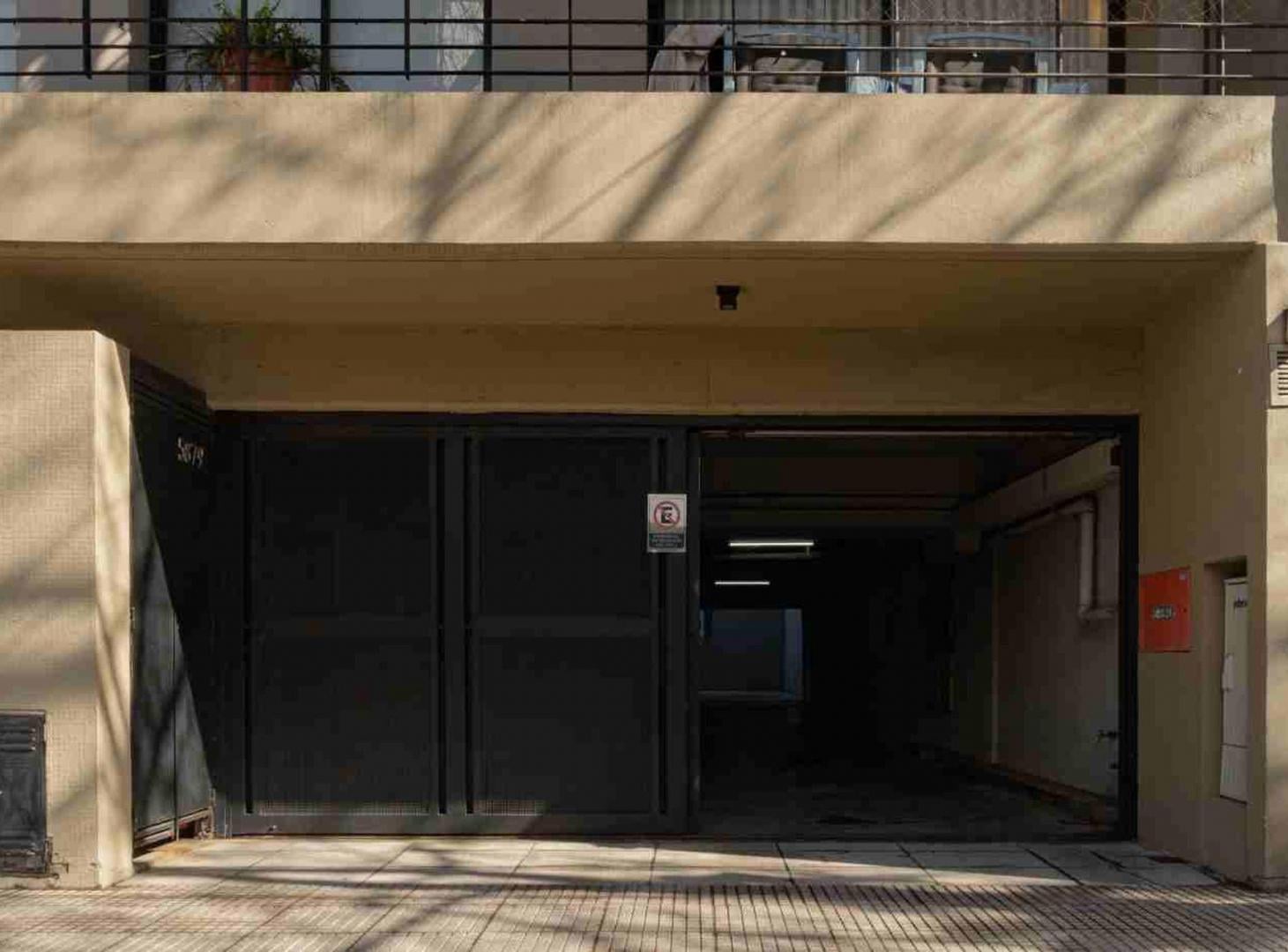Foto de Cochera a la venta en Villa Urquiza, imagen 1