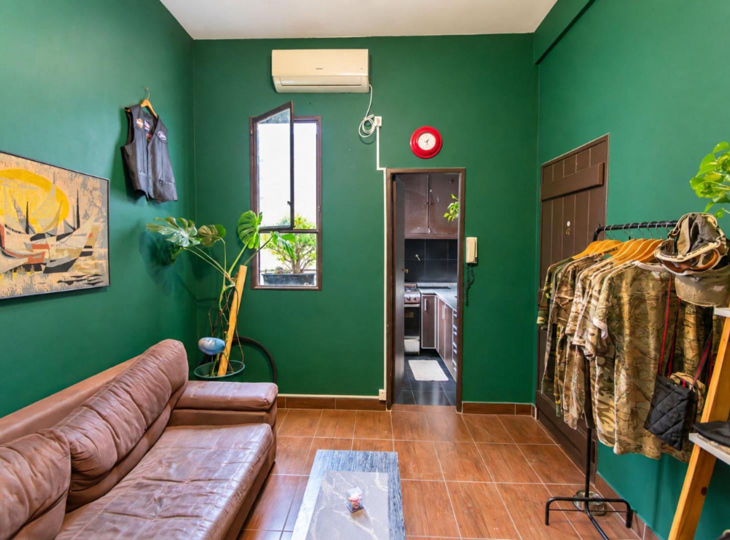 Foto de VENTA 2 AMBIENTES BARRIO NORTE 2DO PISO X ESCALERA, imagen 5