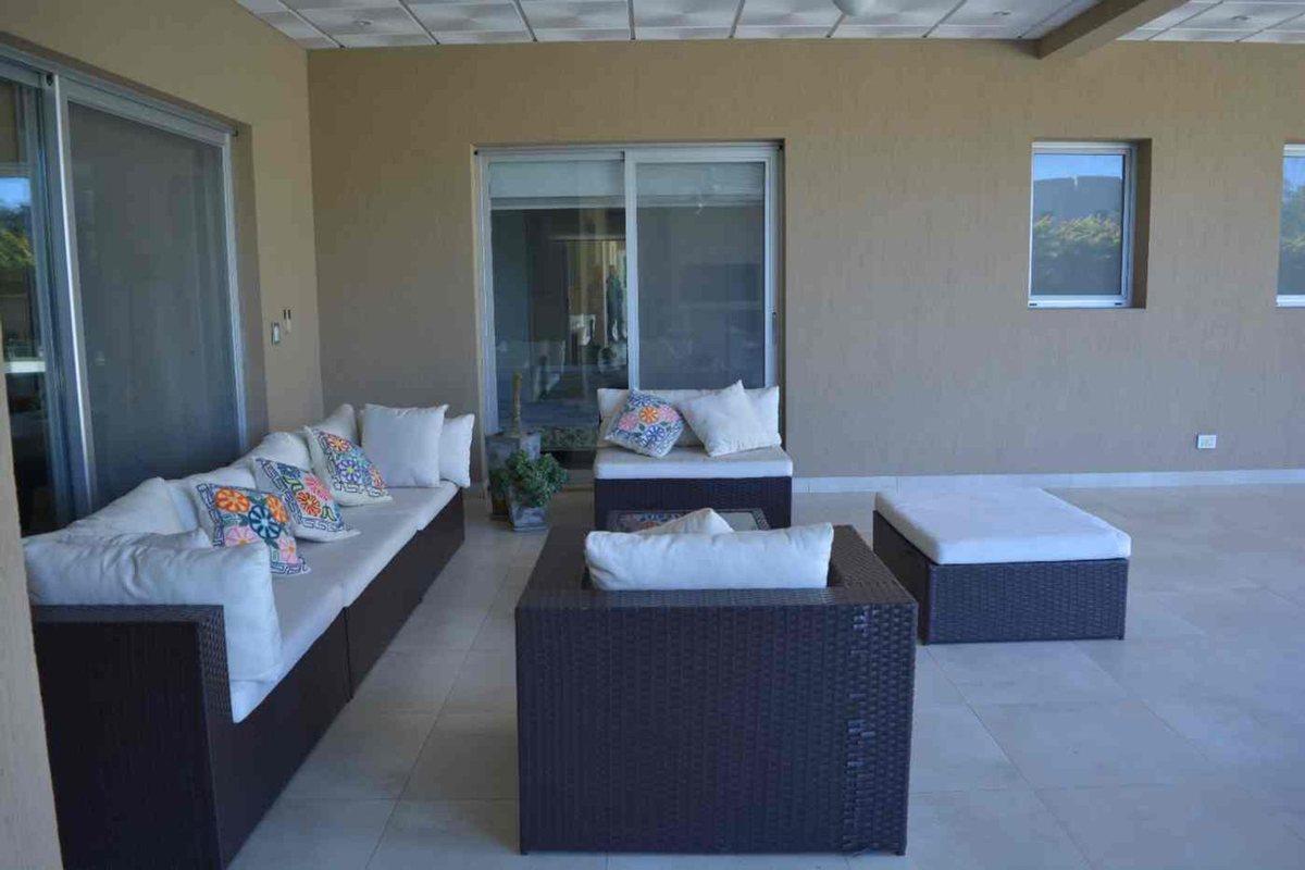 Foto de OPORTUNIDAD – CASA DE 497m2 EN LAS CASUARINAS, imagen 3