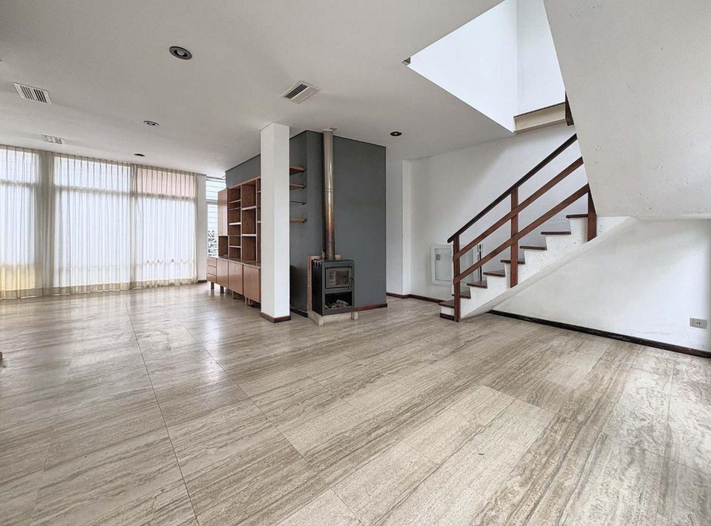 Foto de Hermosa Casa en Alquiler Villa Urquiza 5amb+coche, imagen 2