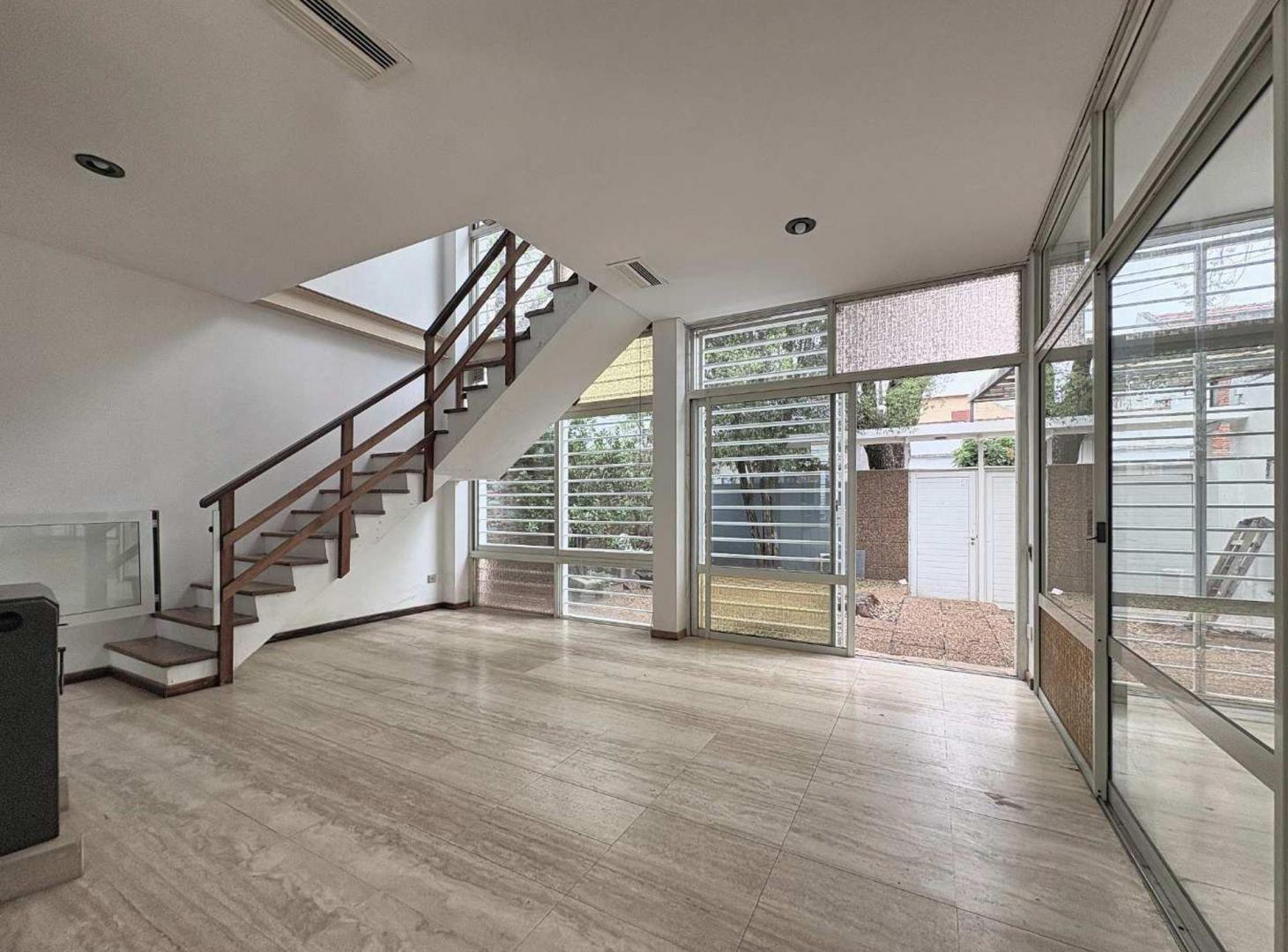 Foto de Hermosa Casa en Alquiler Villa Urquiza 5amb+coche, imagen 4