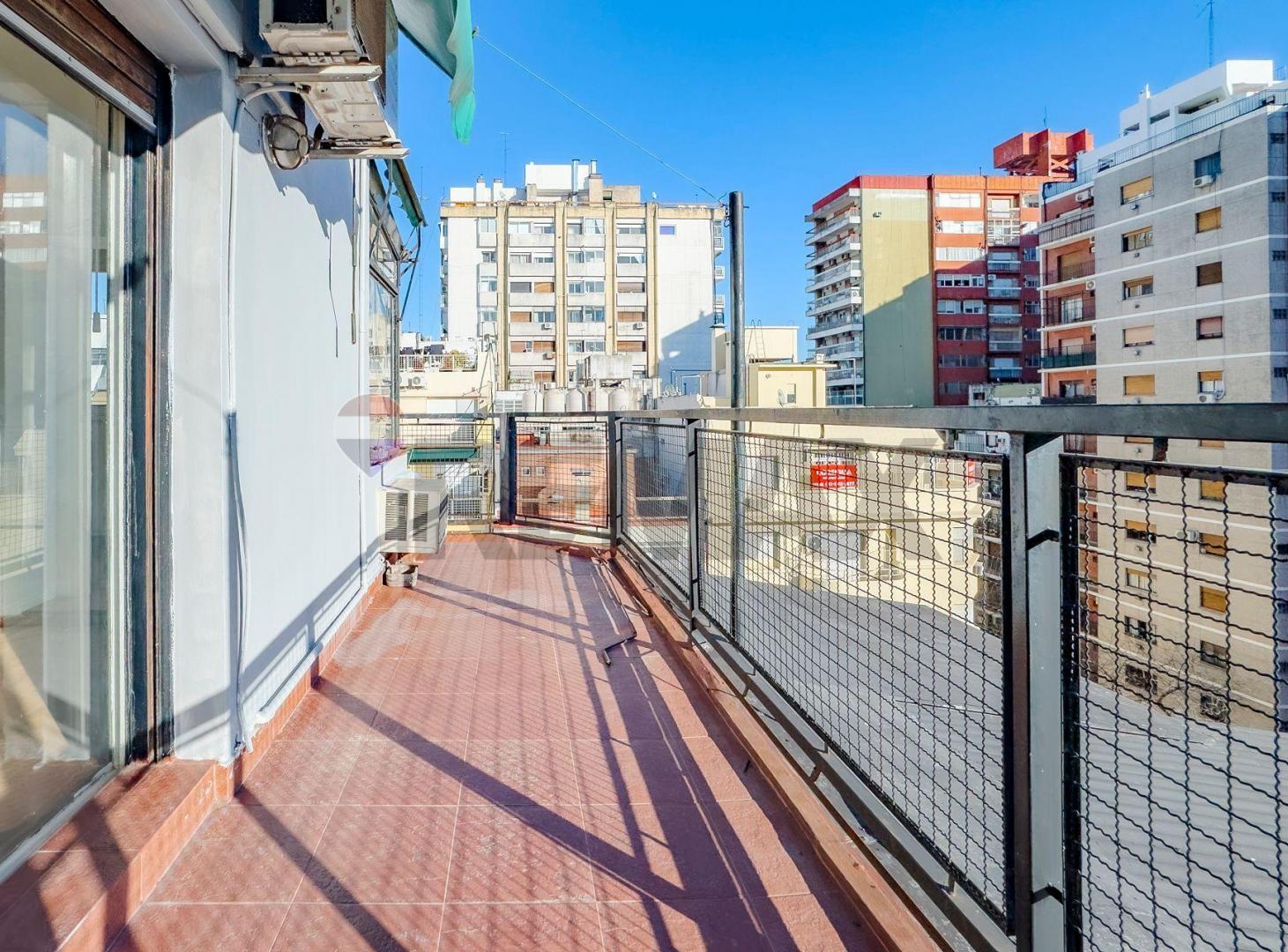 Foto de Venta semi piso 3 amb c doble balcón. Caballito, imagen 2