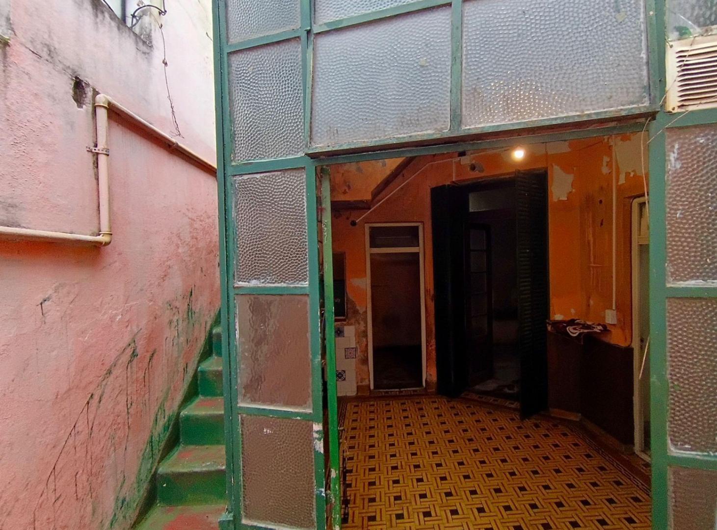 Foto de PH EN VENTA CHACARITA. A RECICLAR. OPORTUNIDAD, imagen 2