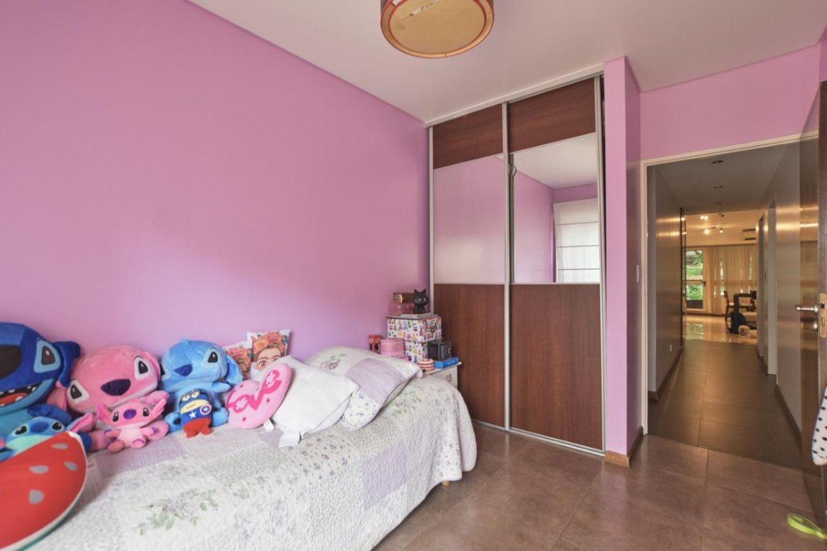Foto de PISO DE 4 AMBIENTES, CON COCHERA Y PATIO CON PARRILLA., imagen 2